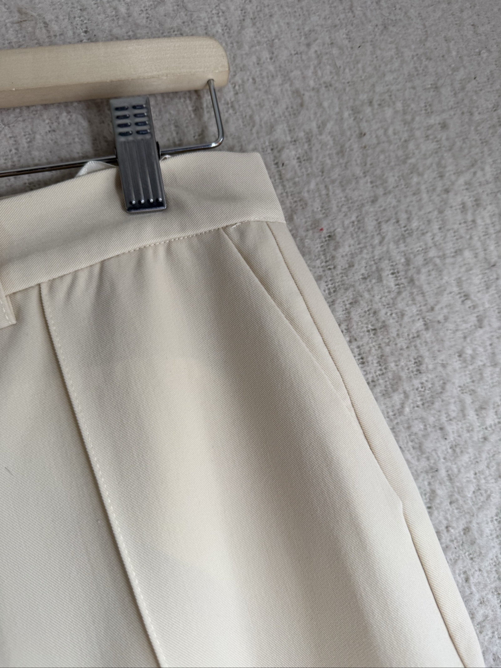 Motel Cream Flared Trousers Women's Medium Stylish High Waisted Bottoms image 3