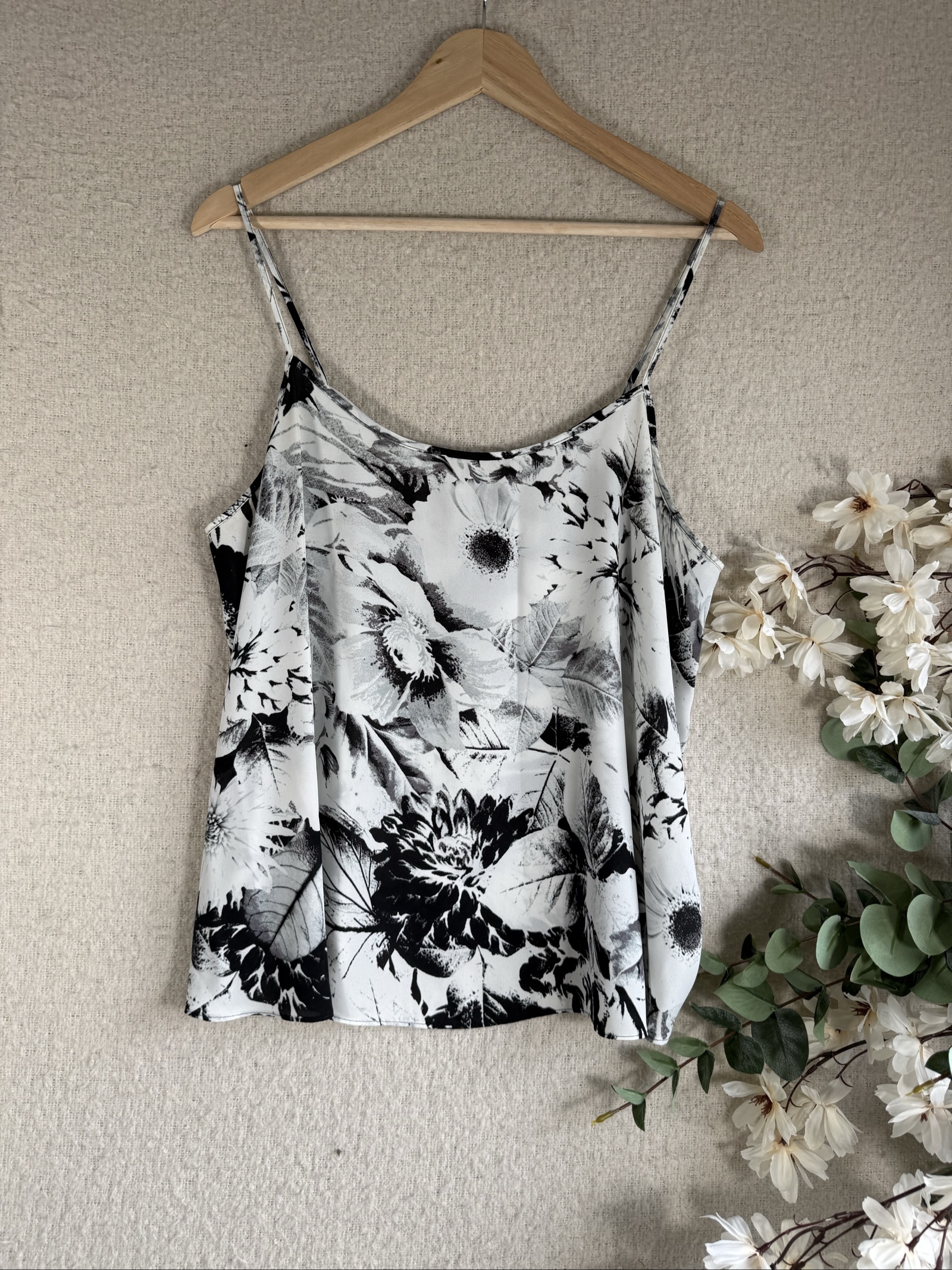 Papaya Monochrome Floral Print Sleeveless Top UK 18 Summer Casual Chic