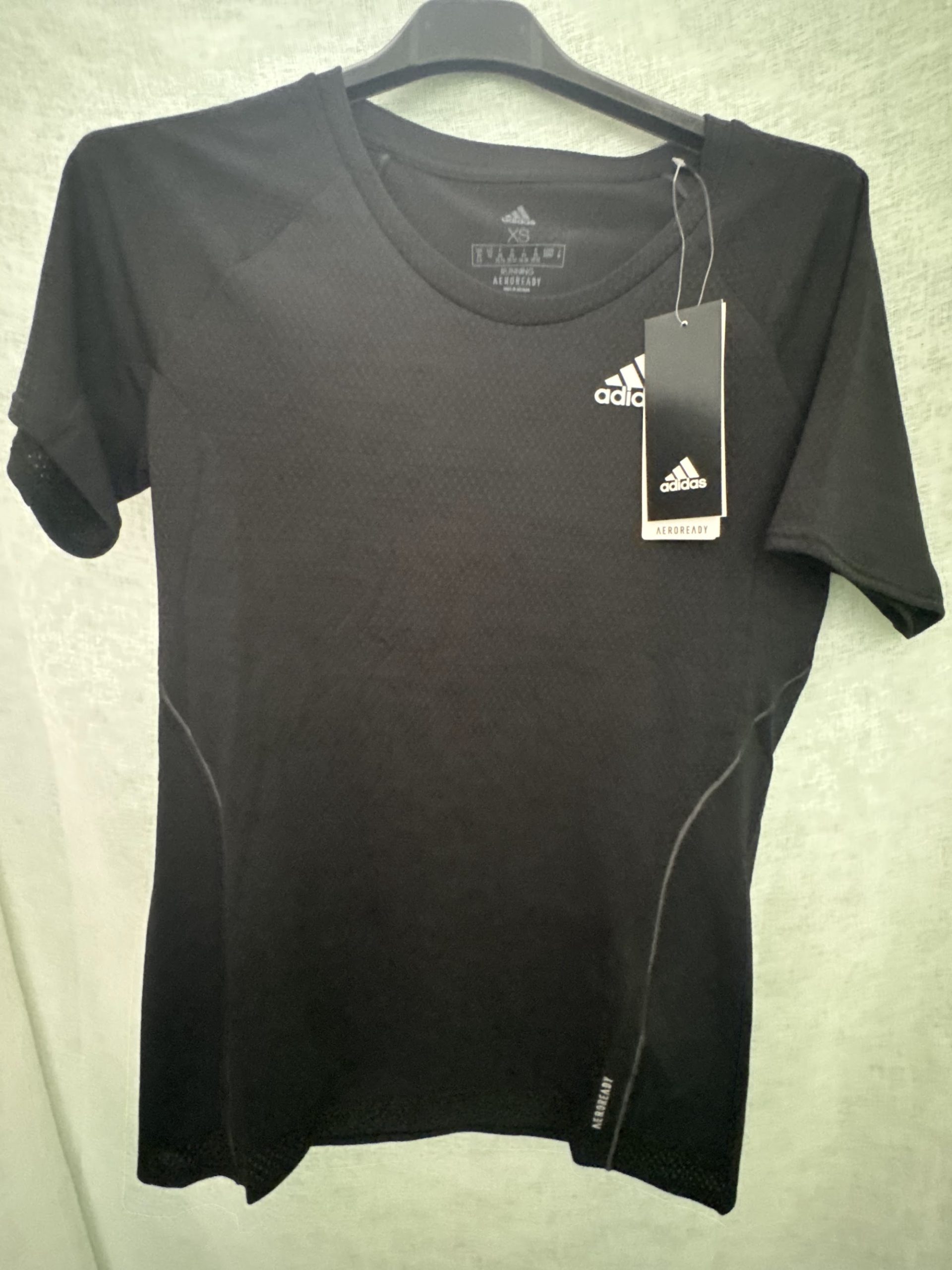 Camiseta running Adidas AEROREADY – Negro, talla XS, nueva