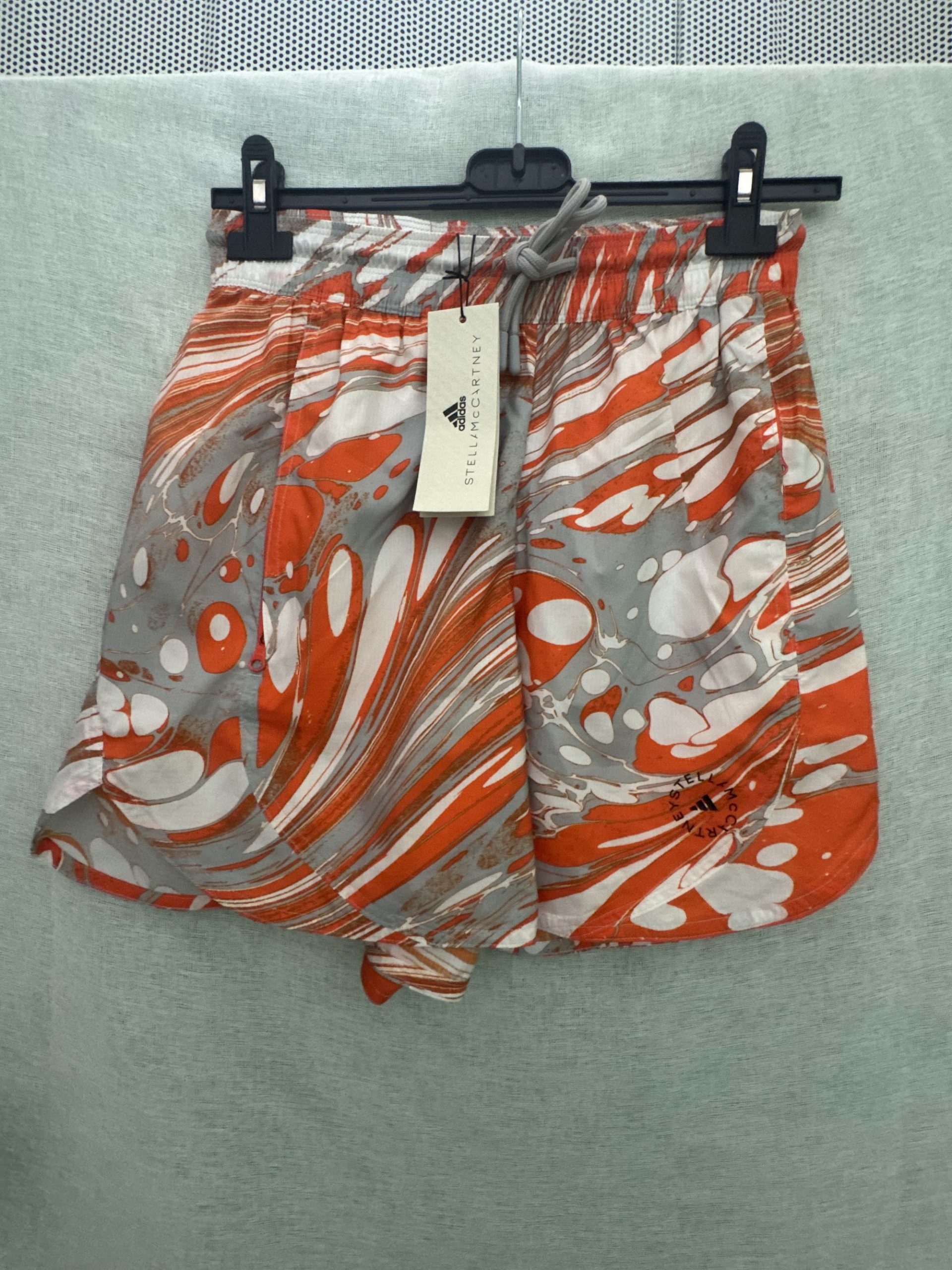 Short Adidas by Stella McCartney (HI6043) – Estampado, talla XS, nuevo