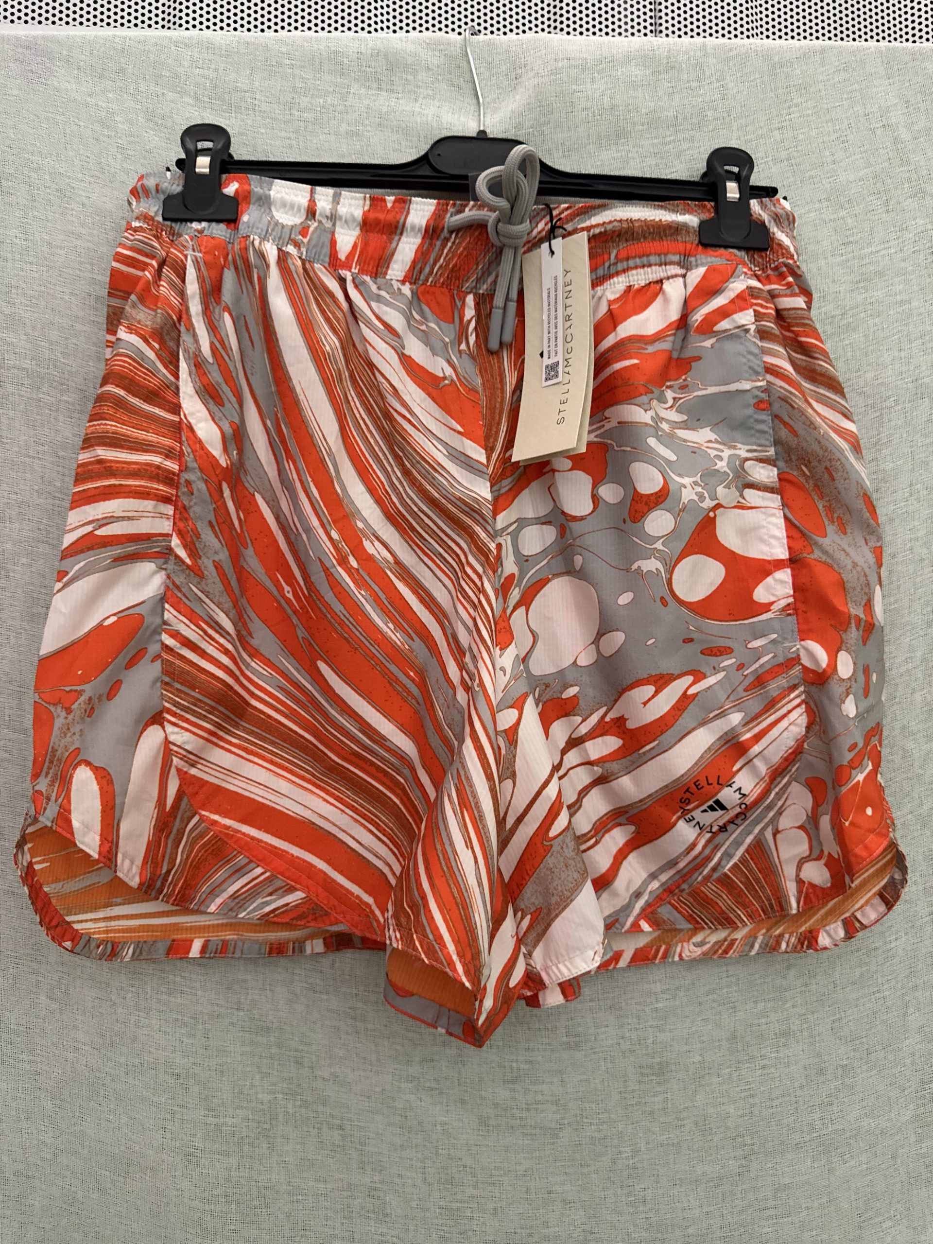 Short Adidas by Stella McCartney (HI6043) – Estampado, talla M, nuevo