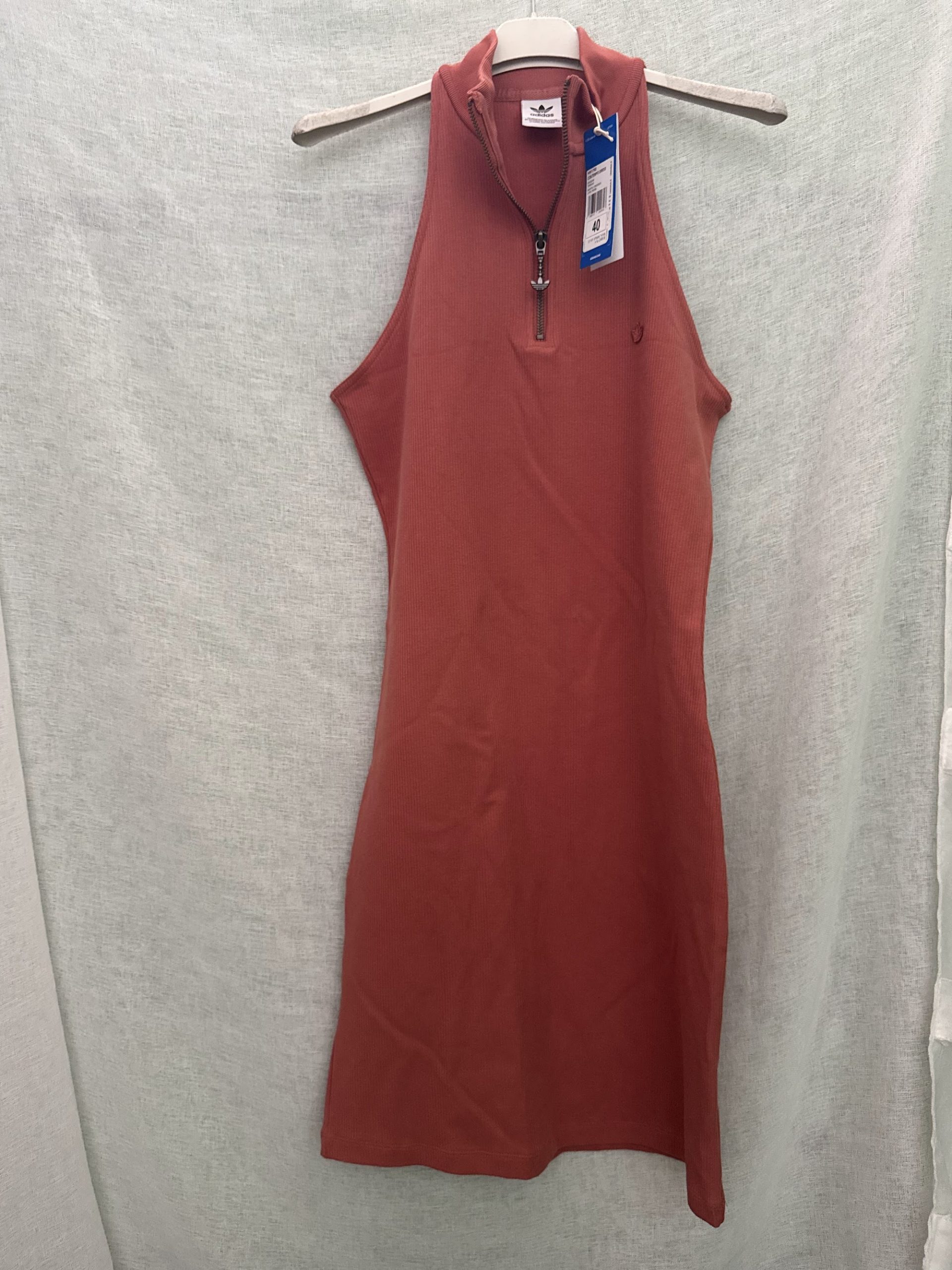 Vestido Adidas Originals Contempo (HM1792) – Teja, talla 40, nuevo