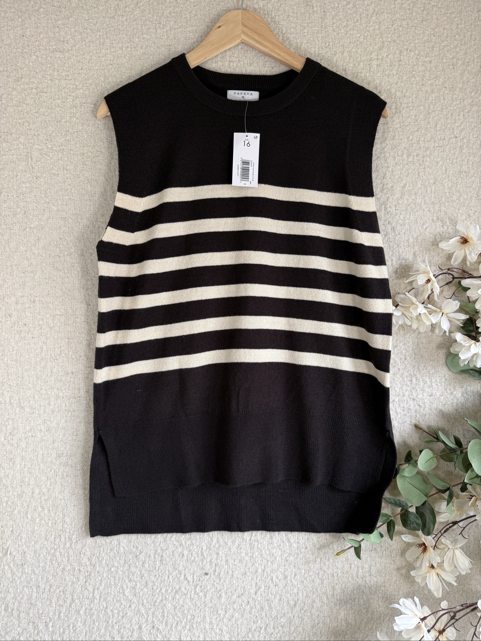Papaya Black & White Sleeveless Knit Jumper Top UK 16 Striped Super Soft