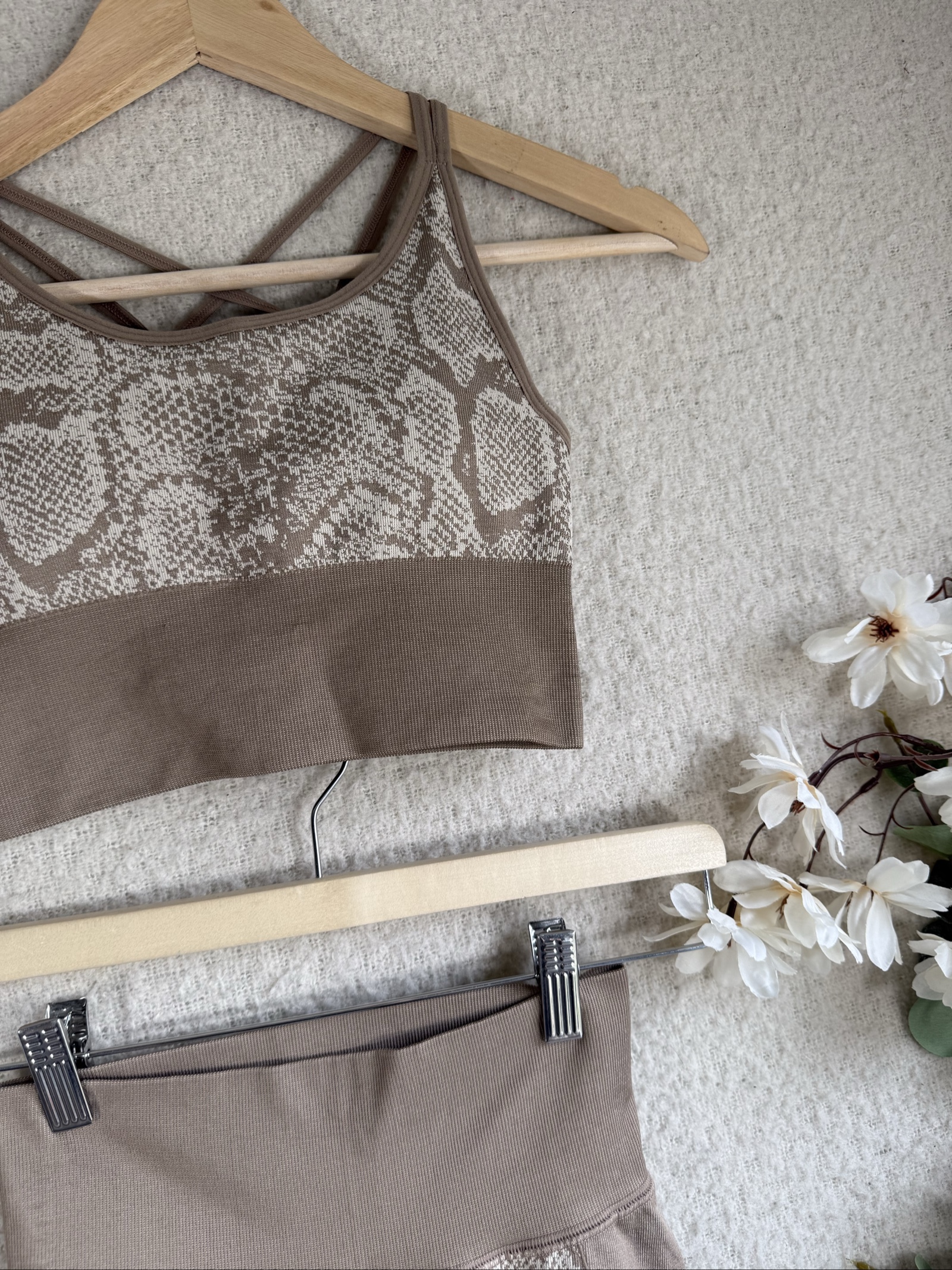 MyProtein Taupe Snake Print Seamless Crop Top and Leggings Set XS Activewear image 2