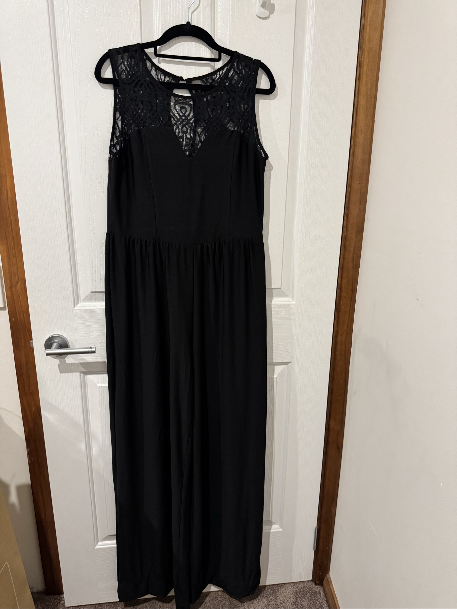 Unbranded Black Sleeveless Jumpsuit with Lace Detail Size 14