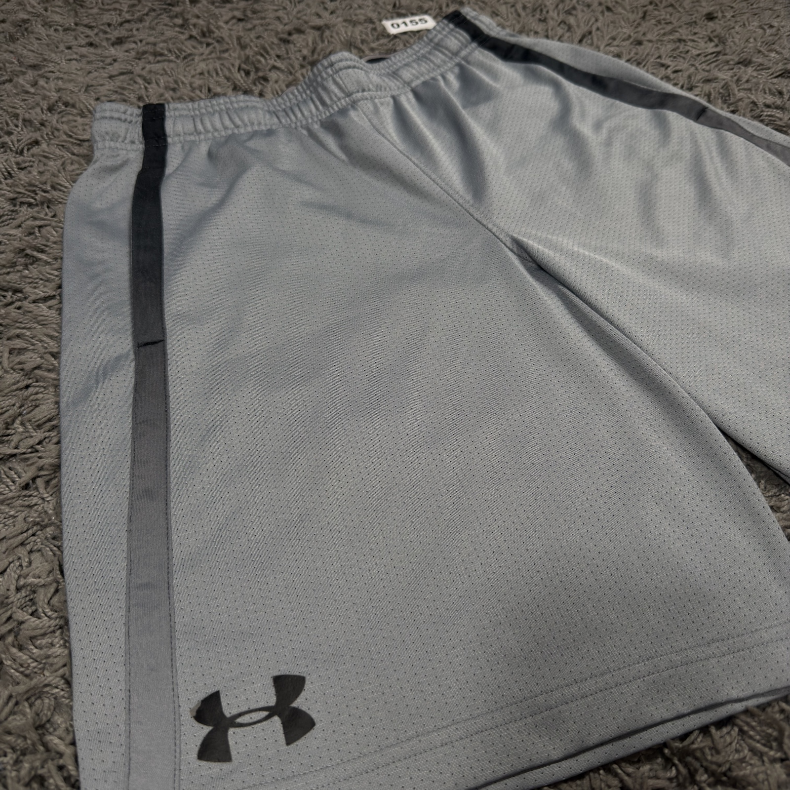 Under Armour Grey Mesh Sports Shorts M Elastic Waist image 2