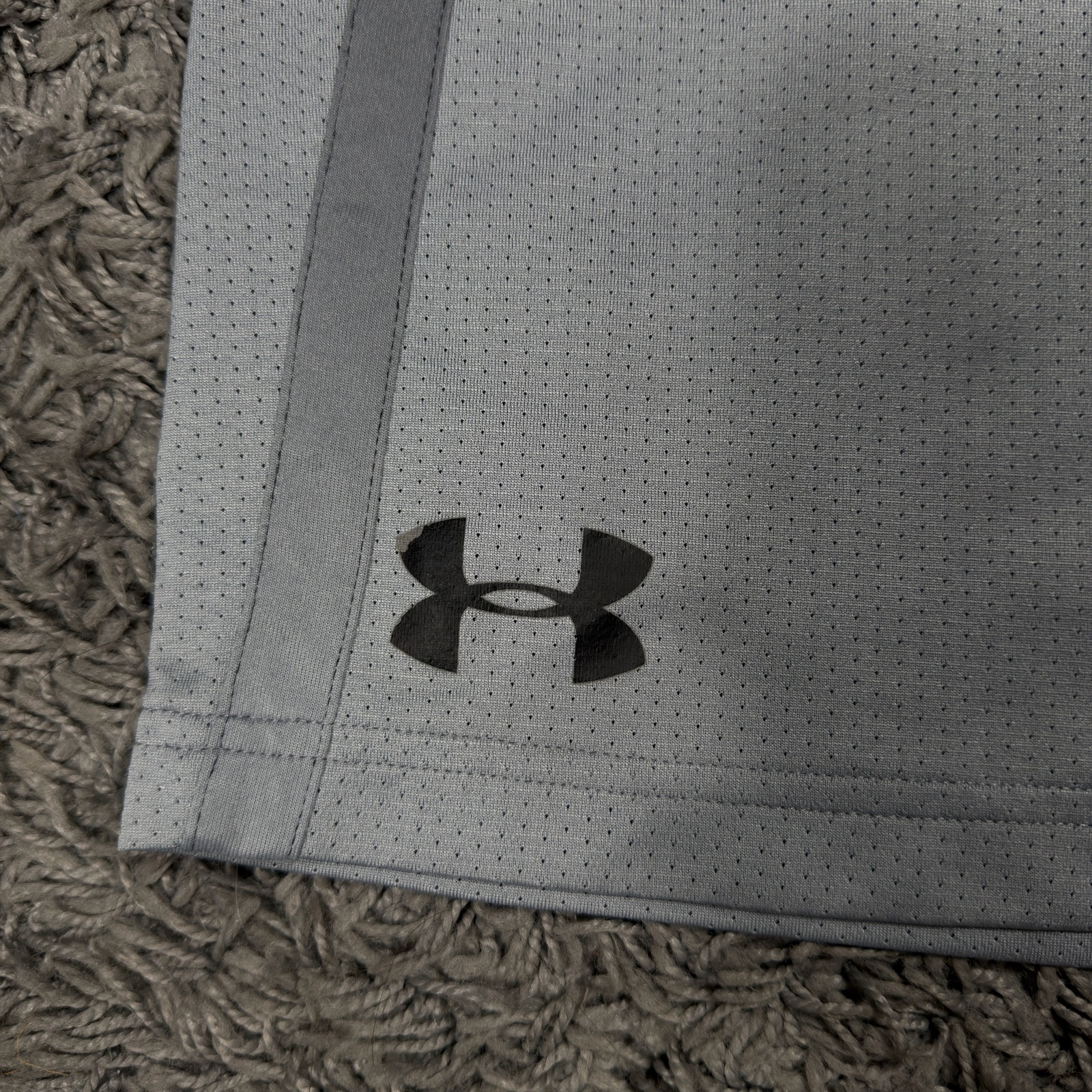 Under Armour Grey Mesh Sports Shorts M Elastic Waist image 3