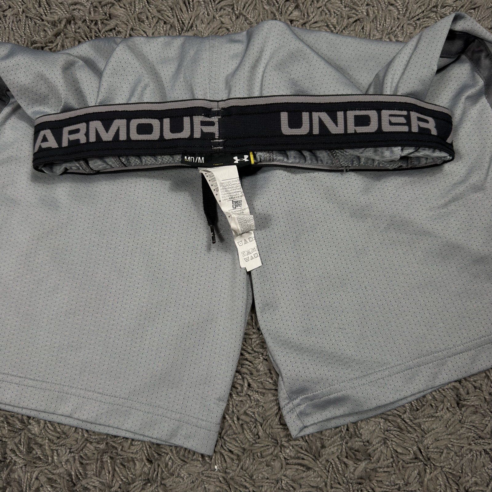 Under Armour Grey Mesh Sports Shorts M Elastic Waist image 5