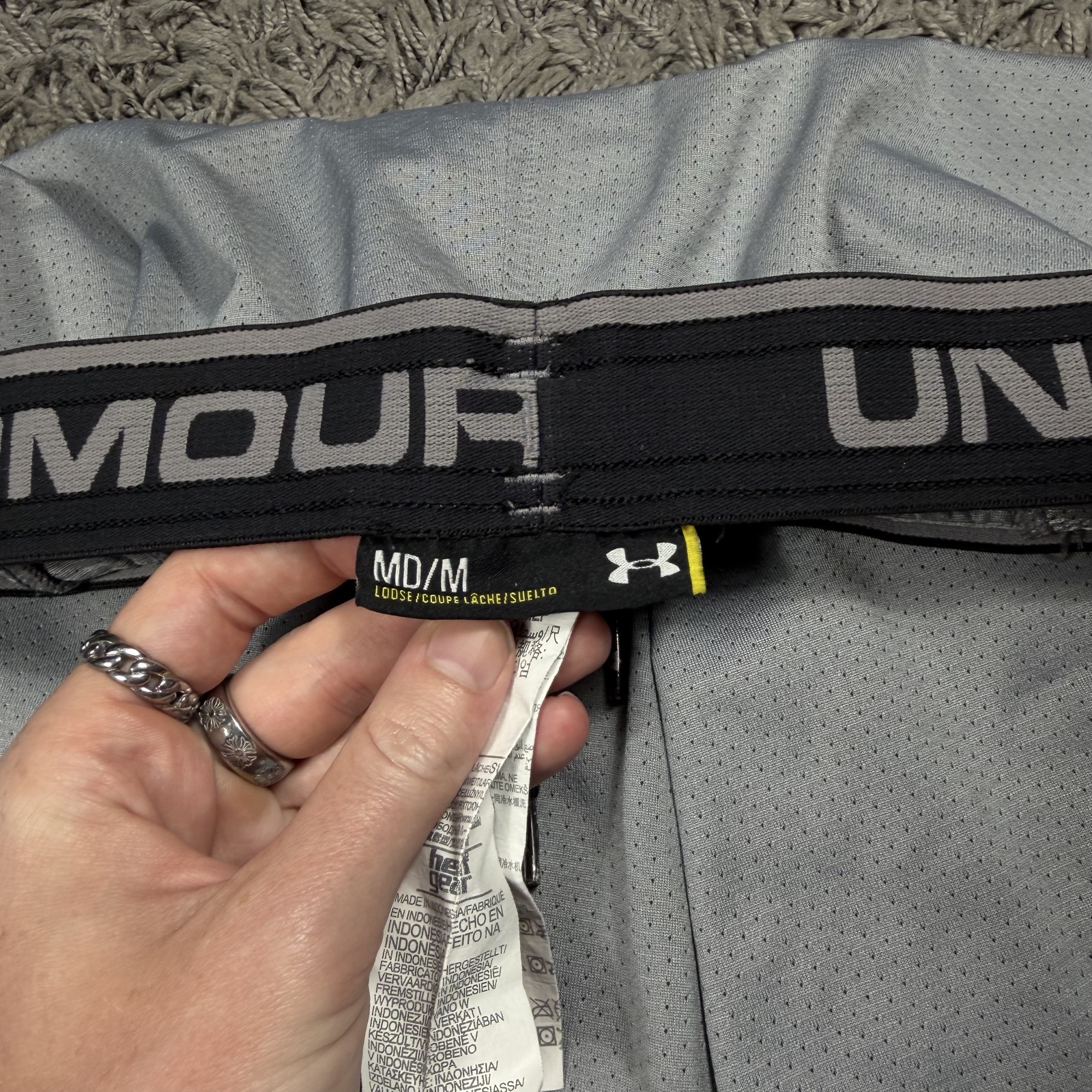 Under Armour Grey Mesh Sports Shorts M Elastic Waist image 6