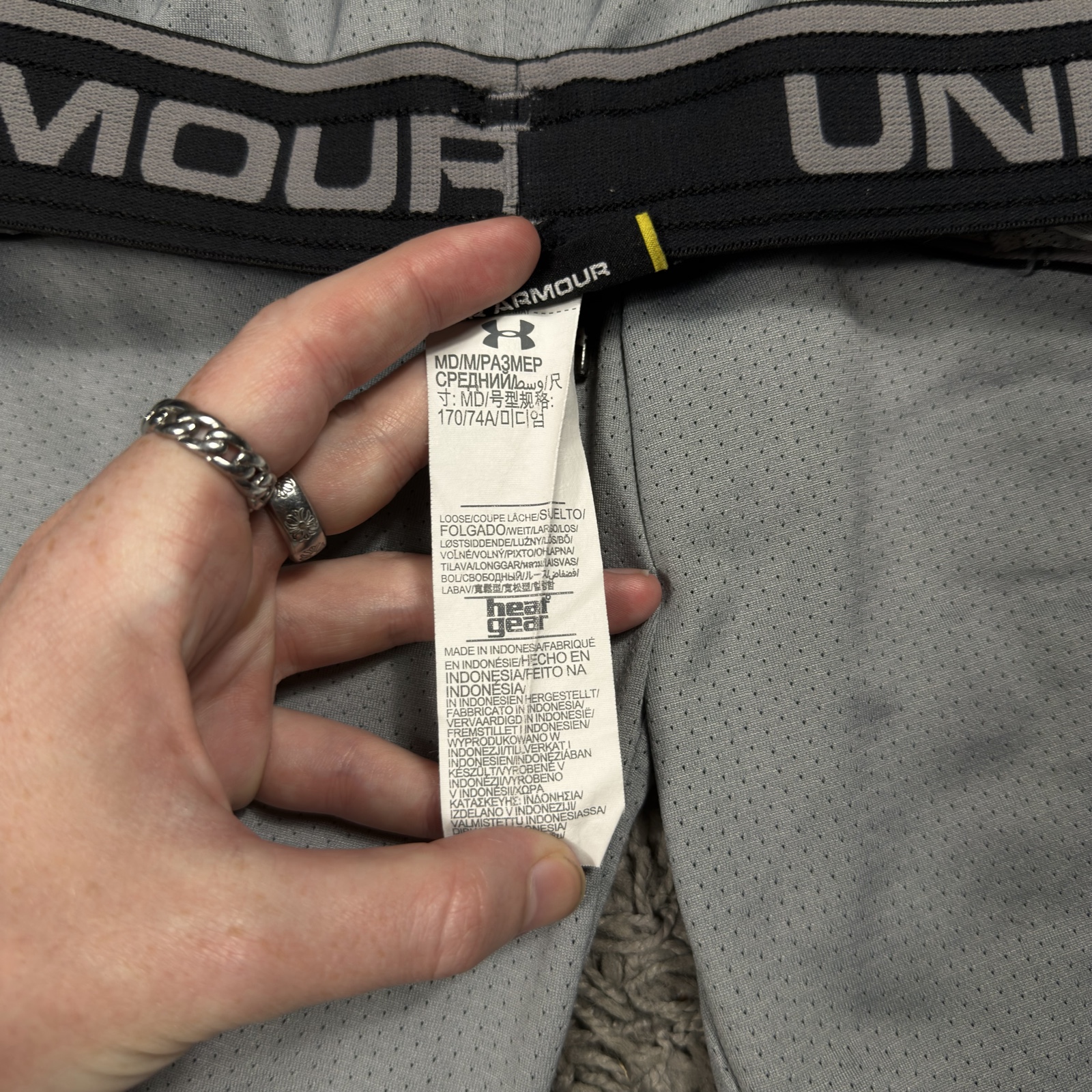 Under Armour Grey Mesh Sports Shorts M Elastic Waist image 7