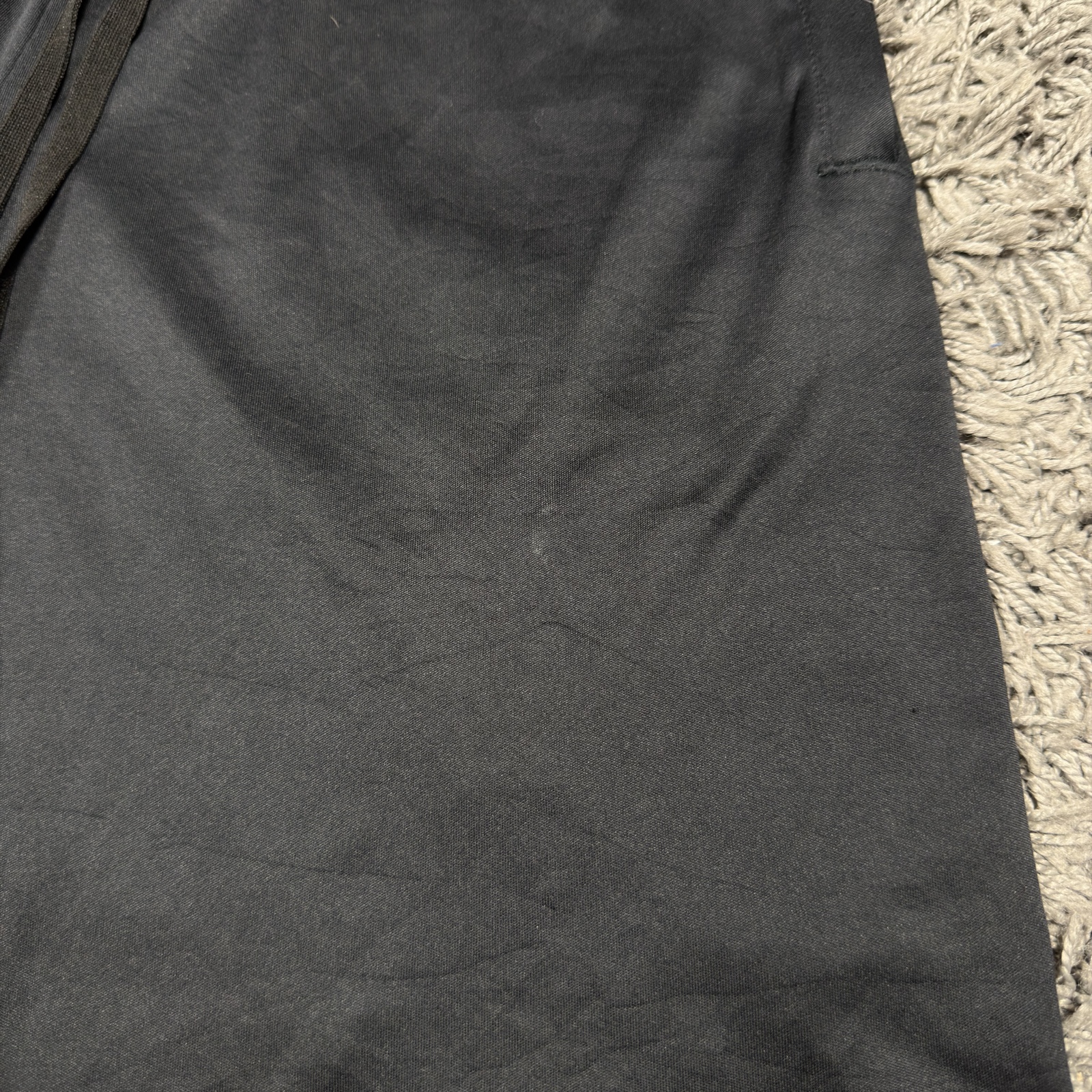 Under Armour Black Loose Fit HeatGear Shorts Medium Drawstring image 3