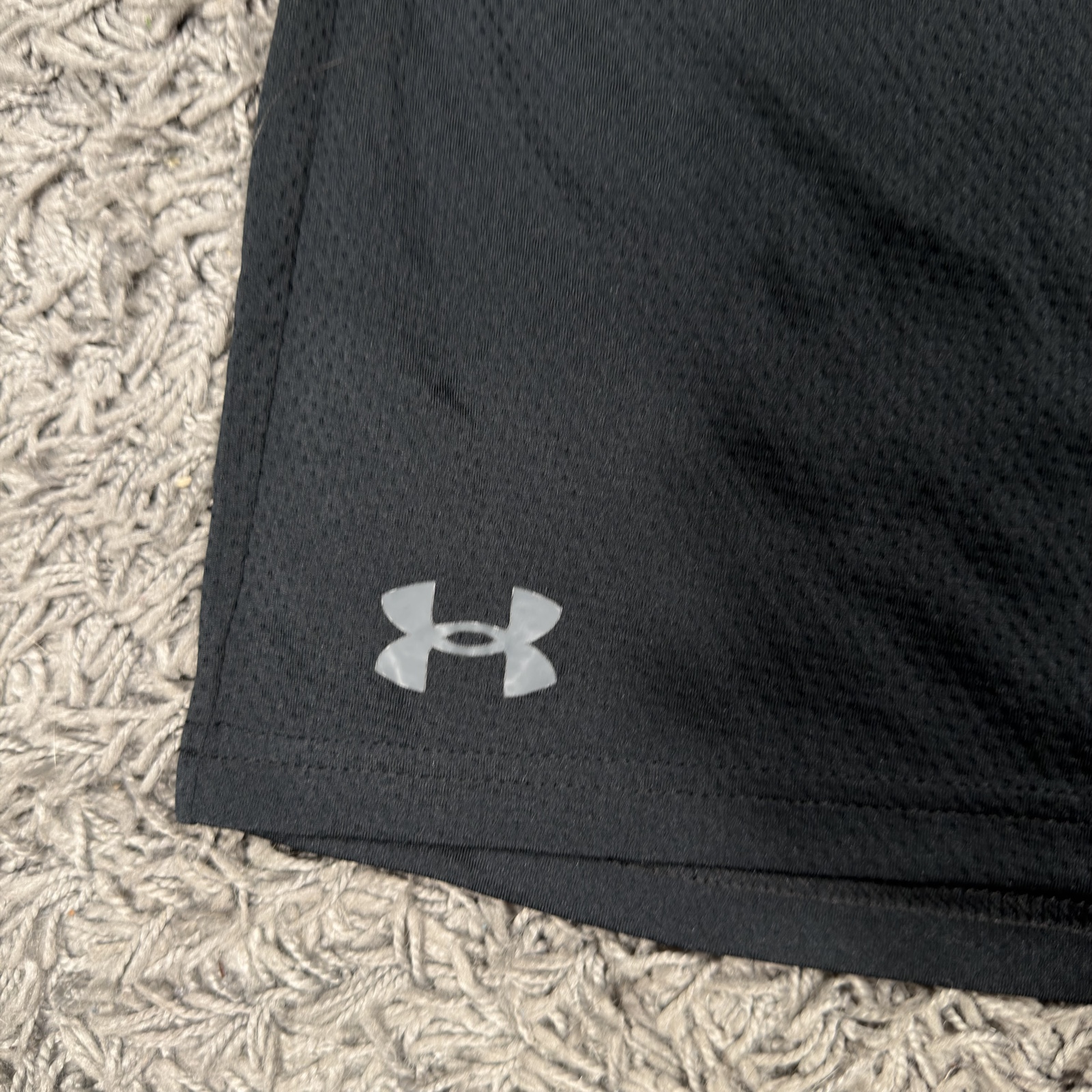 Under Armour Black Athletic Shorts Large Loose Fit Drawstring image 3