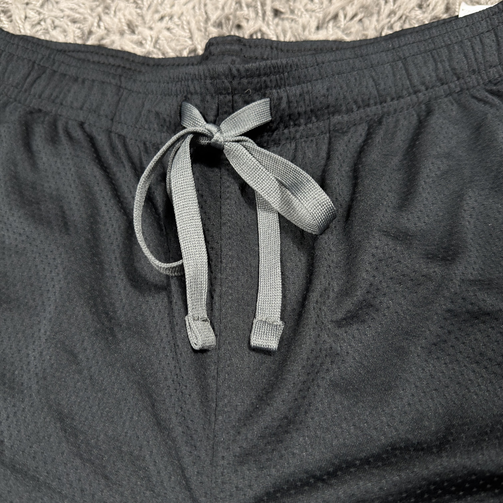 Under Armour Black Athletic Shorts Large Loose Fit Drawstring image 4