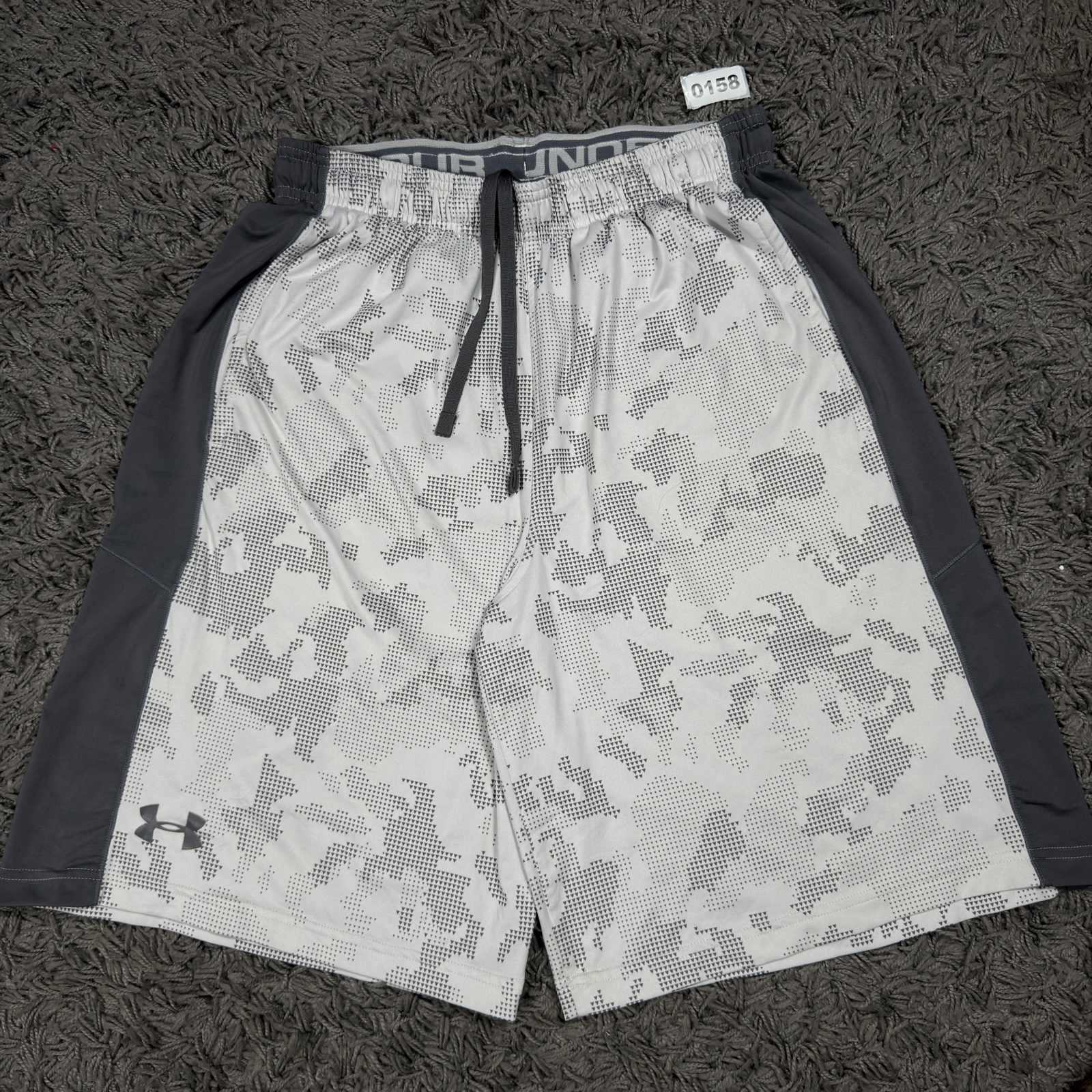 Under Armour Grey & White Loose Fit HeatGear Shorts Medium