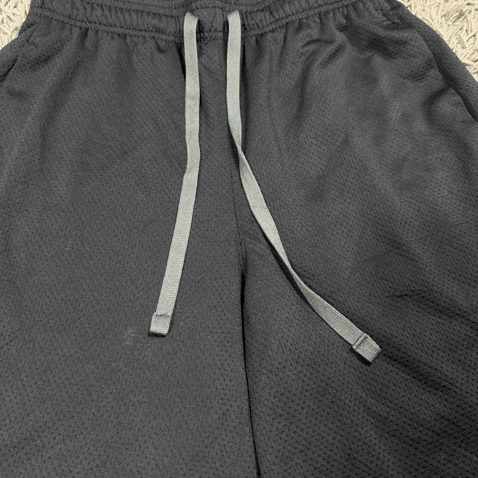 Under Armour Black Mesh Athletic Shorts Small Loose Fit image 4