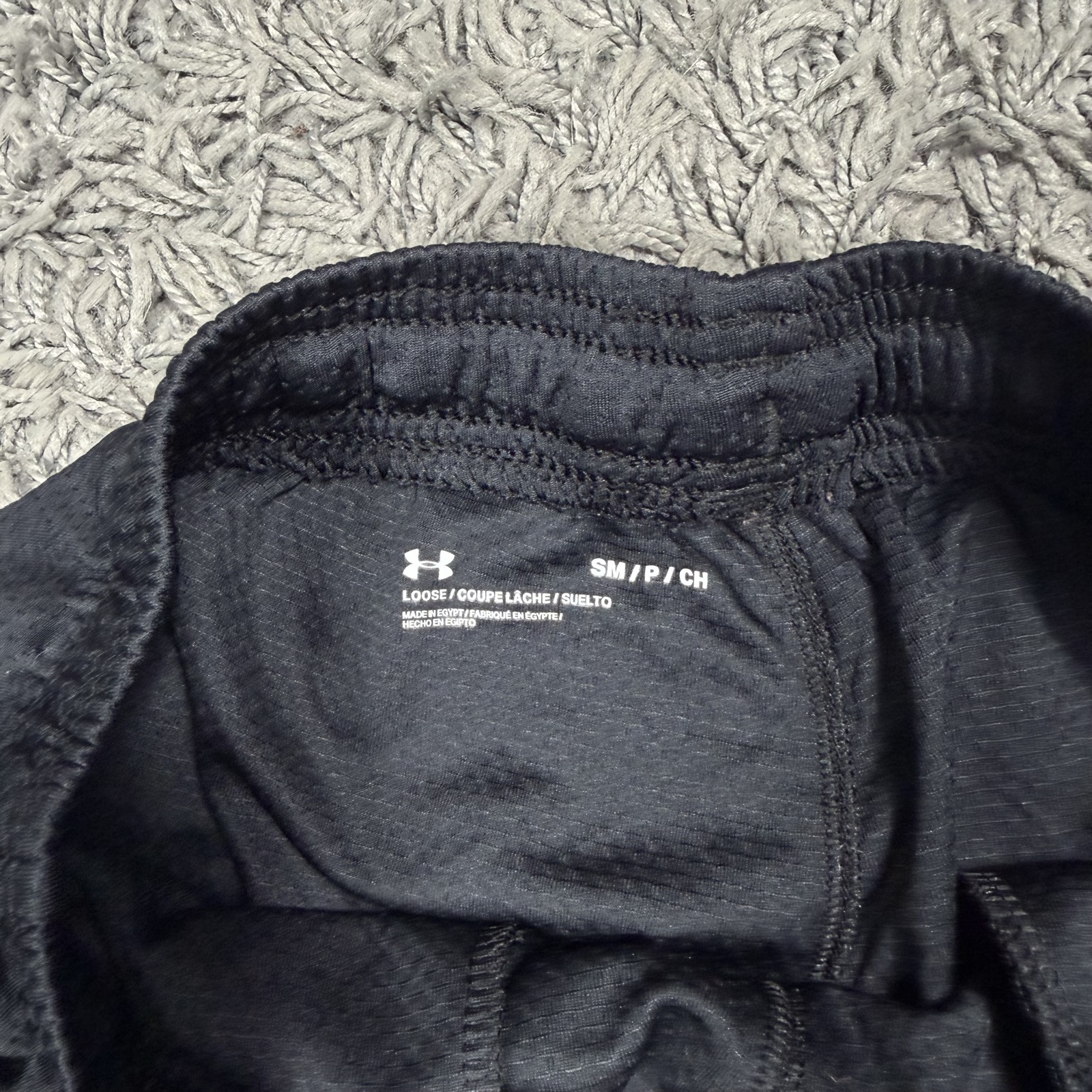 Under Armour Black Mesh Athletic Shorts Small Loose Fit image 5