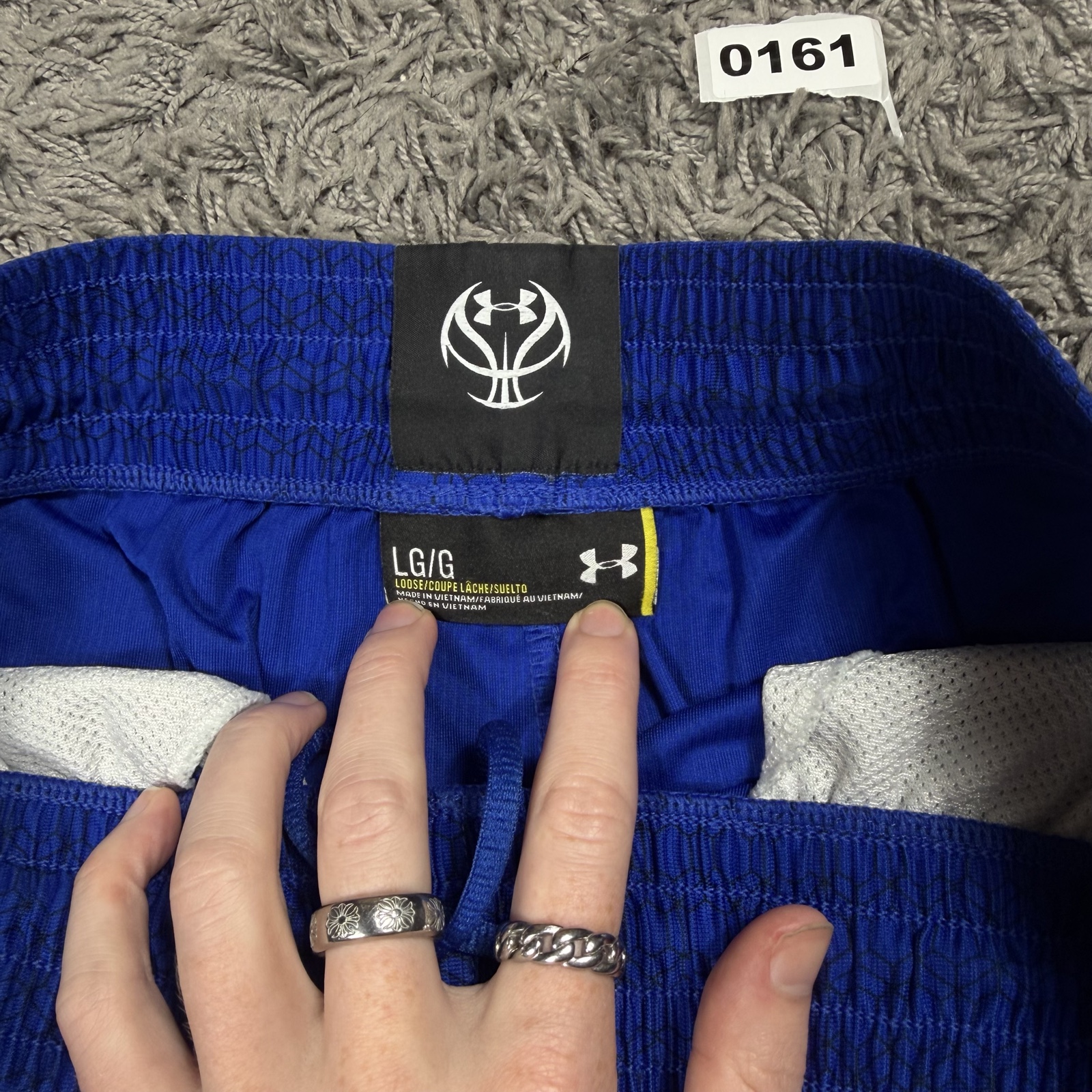Under Armour Blue & White Basketball Shorts LG Loose Fit image 3