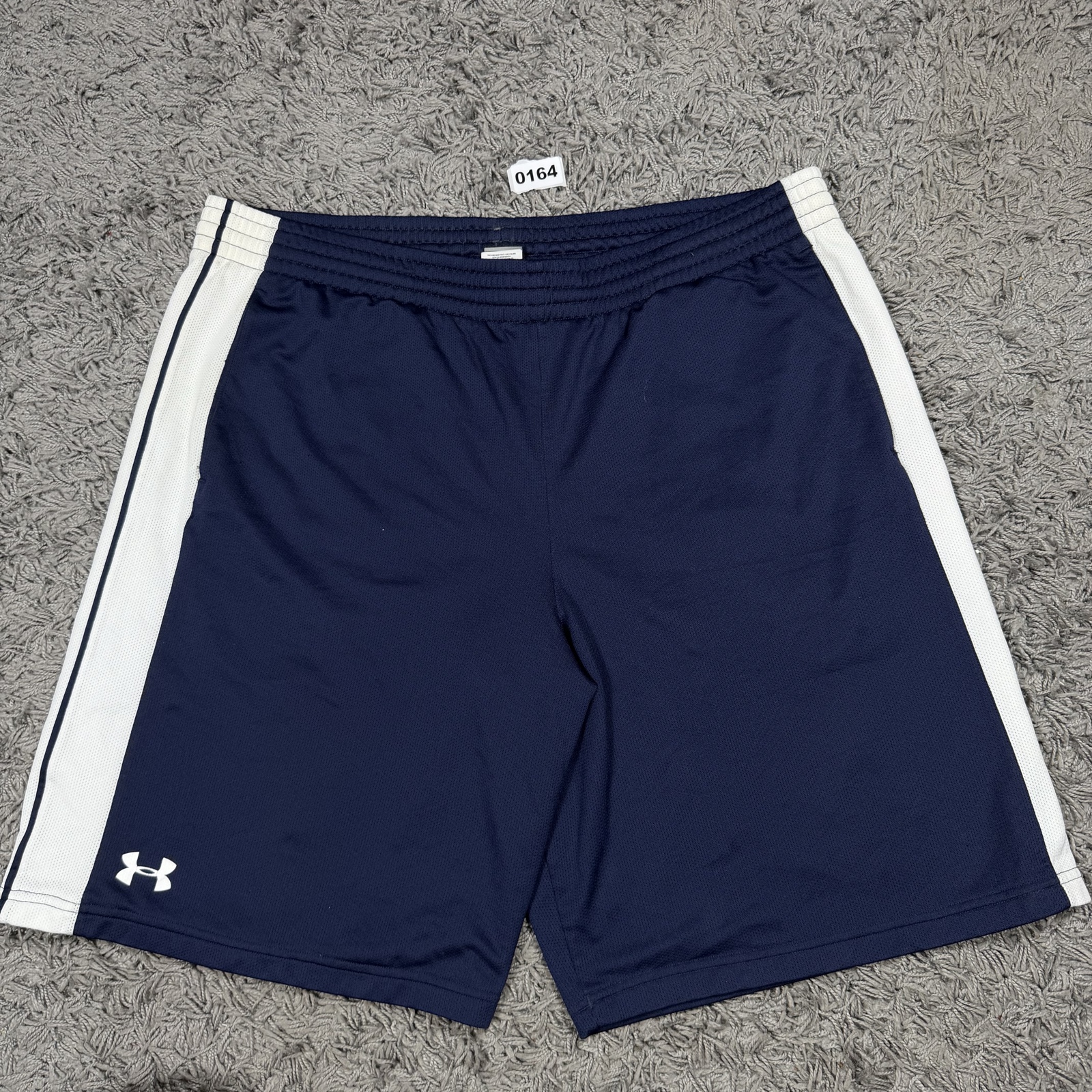 Under Armour Navy & White Sports Shorts XL Elastic Waistband