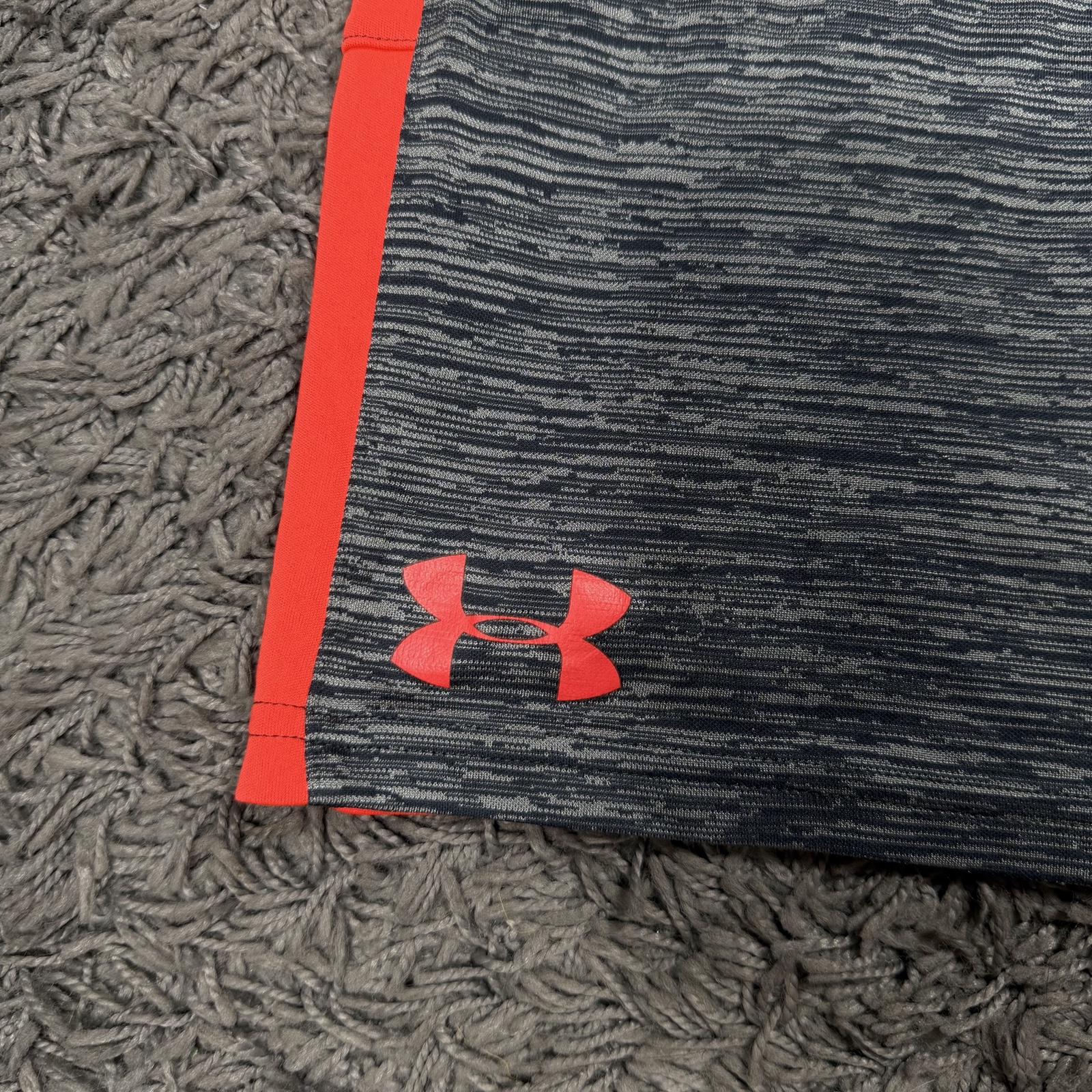 Under Armour Grey & Orange Sports Shorts XL Loose Fit image 3