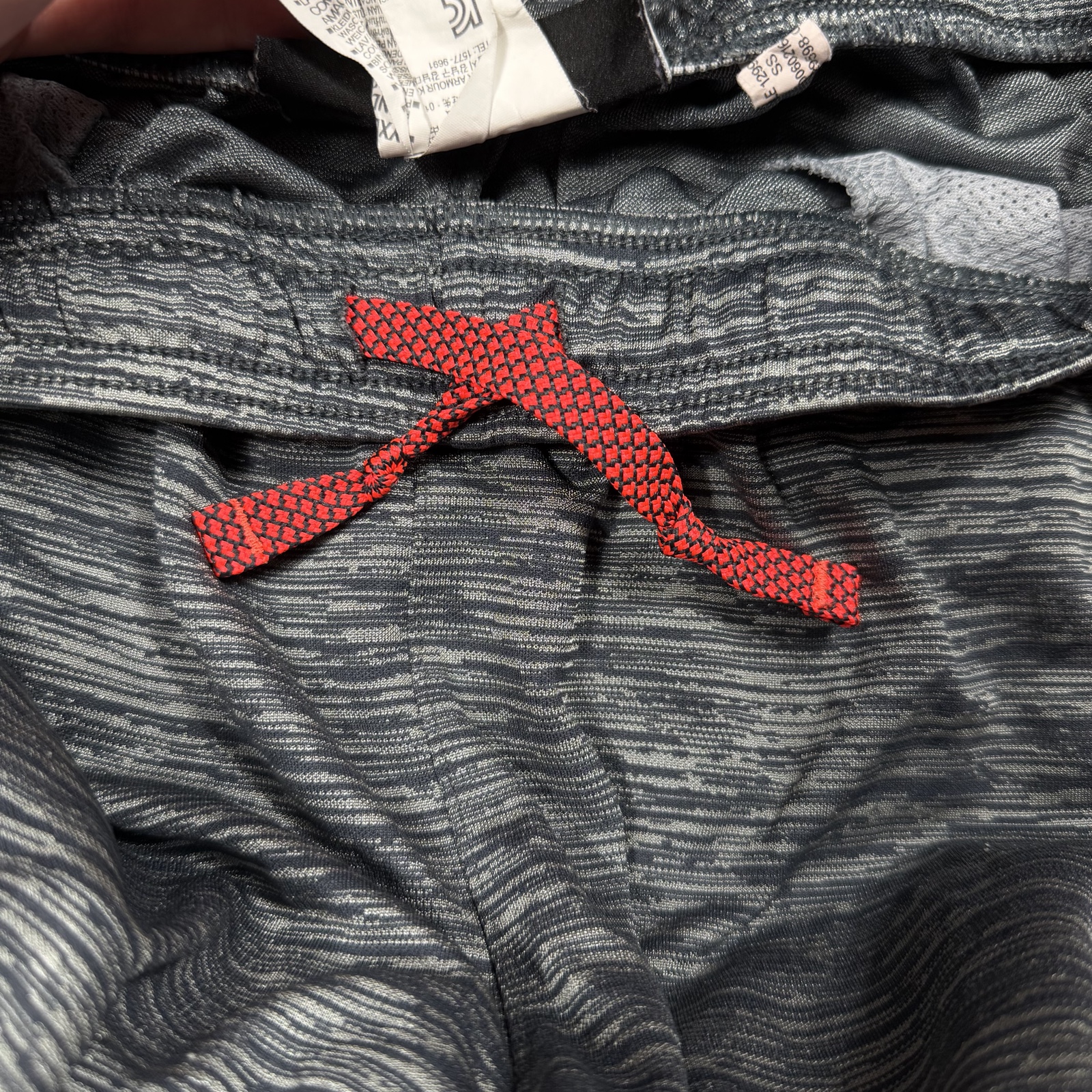 Under Armour Grey & Orange Sports Shorts XL Loose Fit image 6