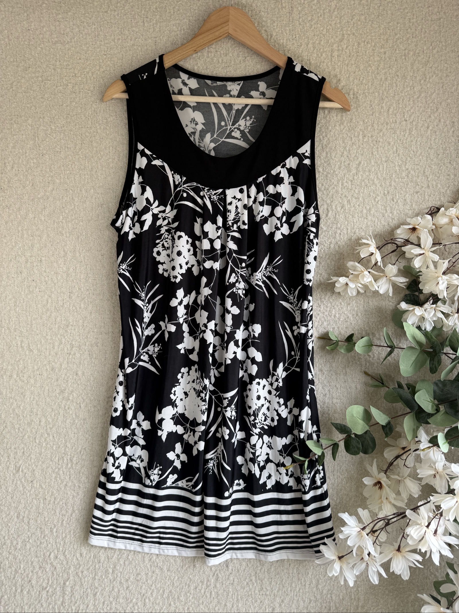 Black & White Floral Sleeveless Tunic Dress UK 16 Comfortable Summer Casual