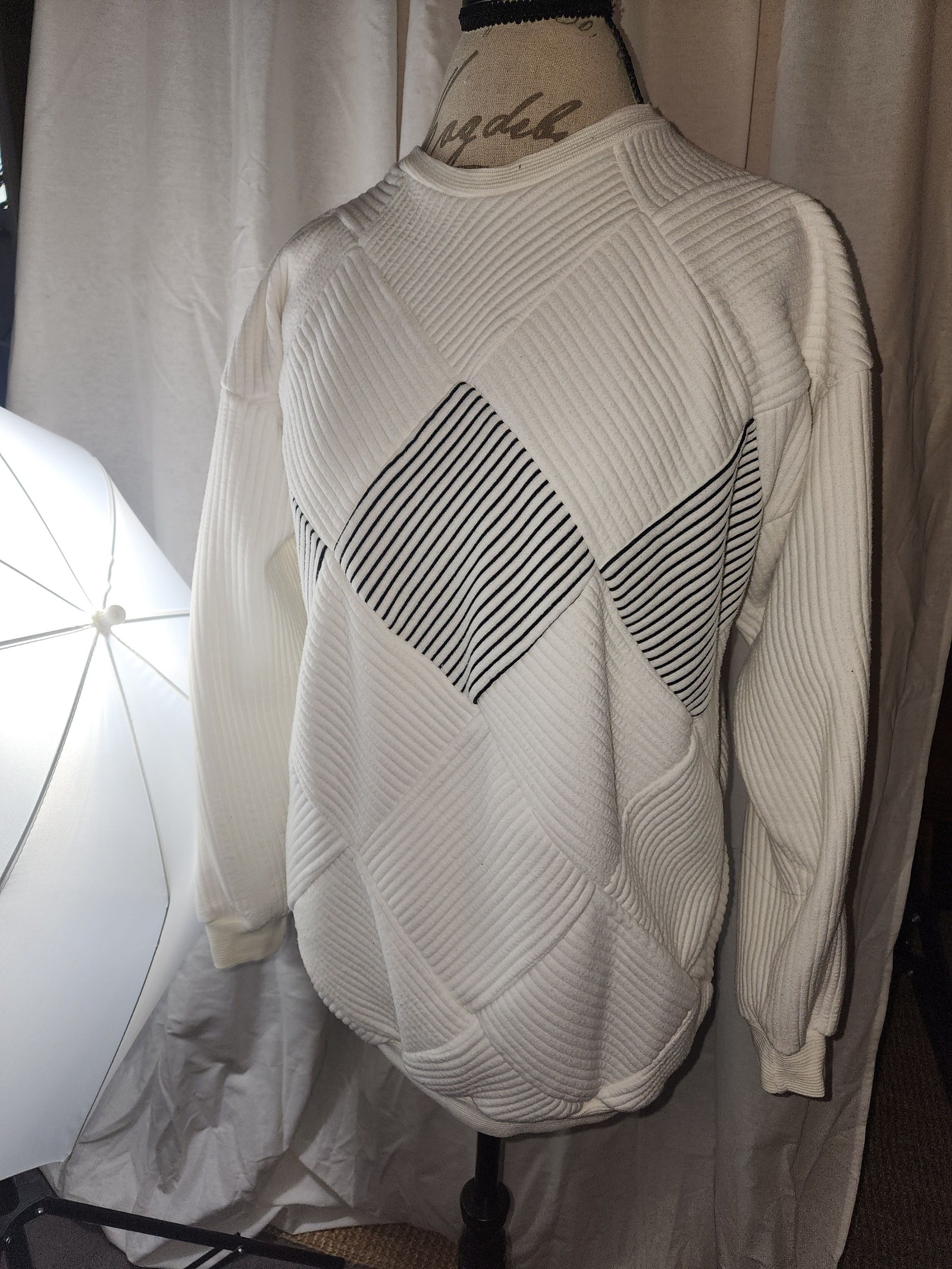 Kamikaze White Patterned Crewneck Sweater Large
