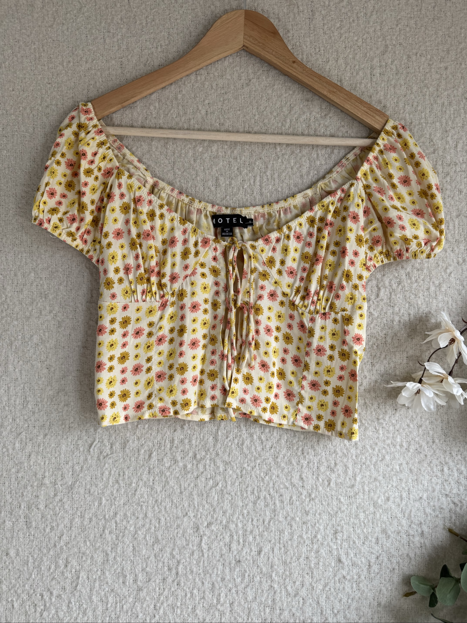 Motel Yellow & Pink Floral Crop Top UK Small Lightweight Summer Blouse