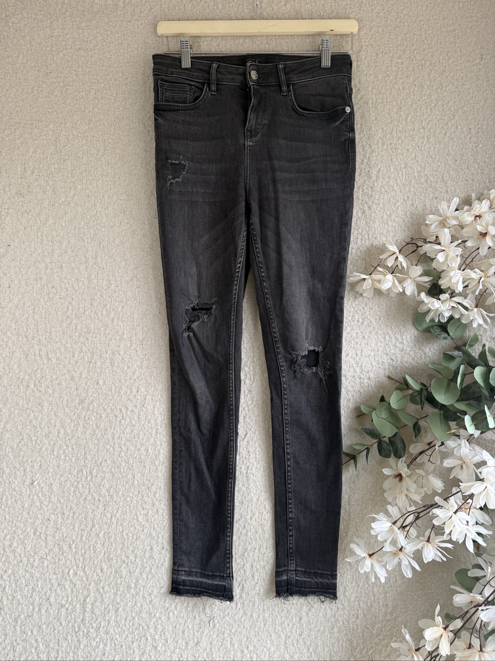 F&F Black Ripped Skinny Jeans UK 12 Distressed Fashion Casual Streetwear