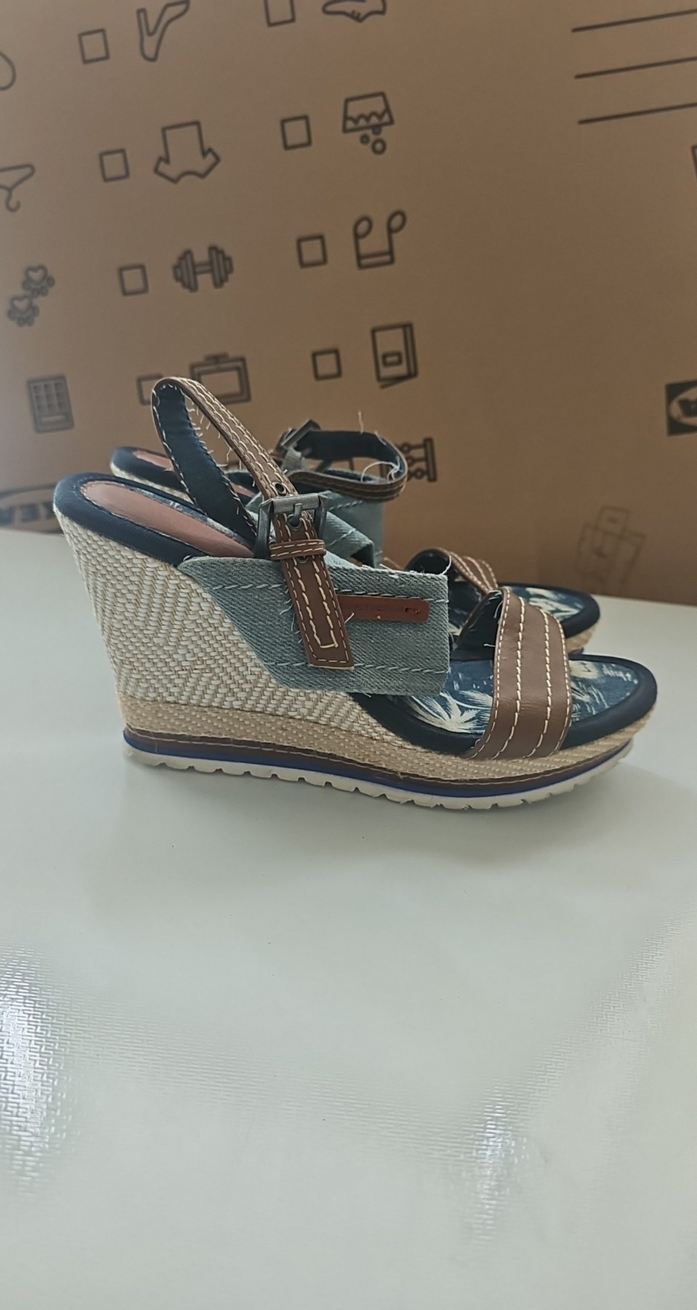 Escape Brown & Green Wedge Sandals Simple Design Women's Other