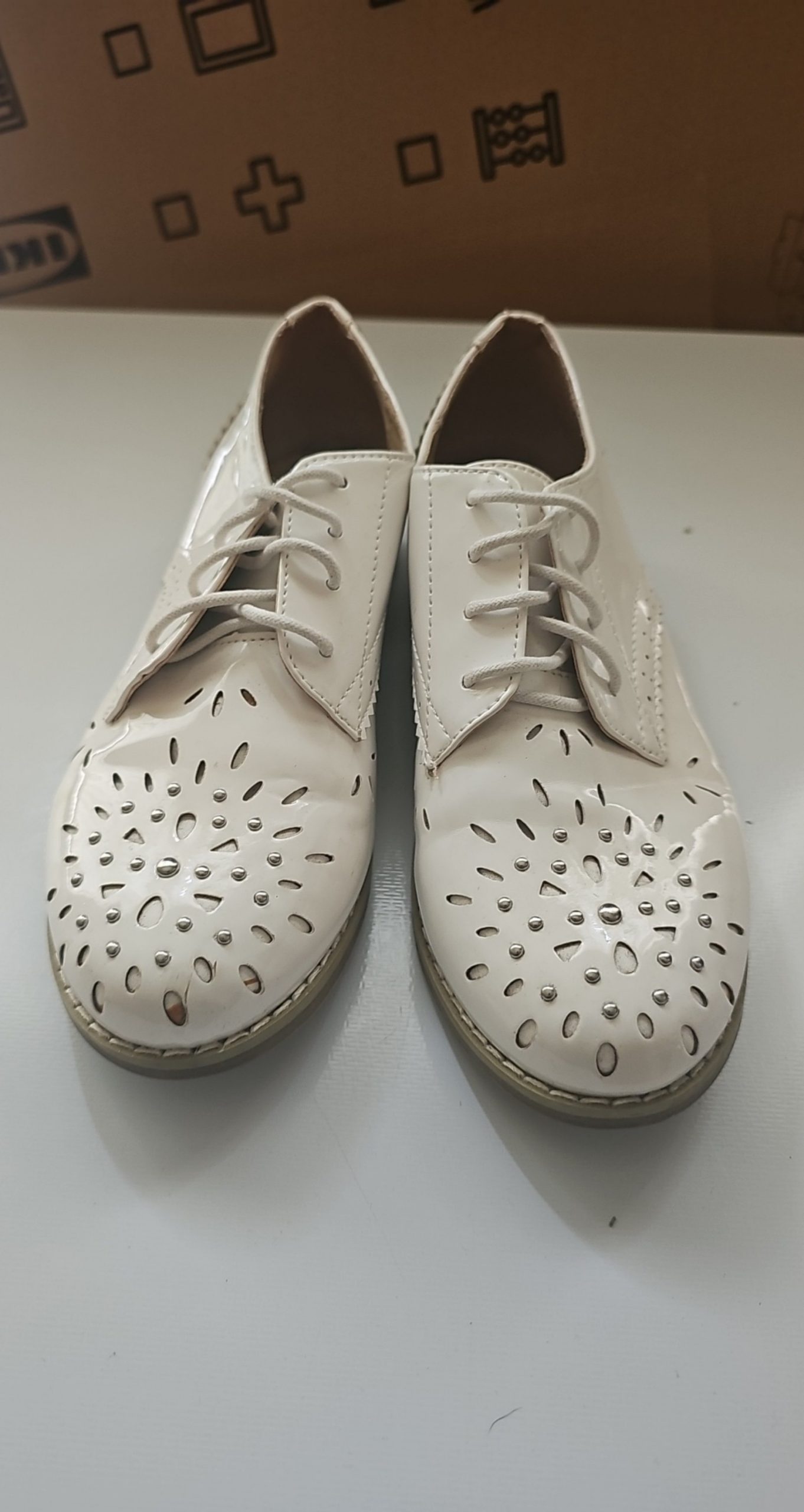 River Island Cream Synthetic Brogues UK 4 EU 37 Lace-Up Cut-Out Design image 2