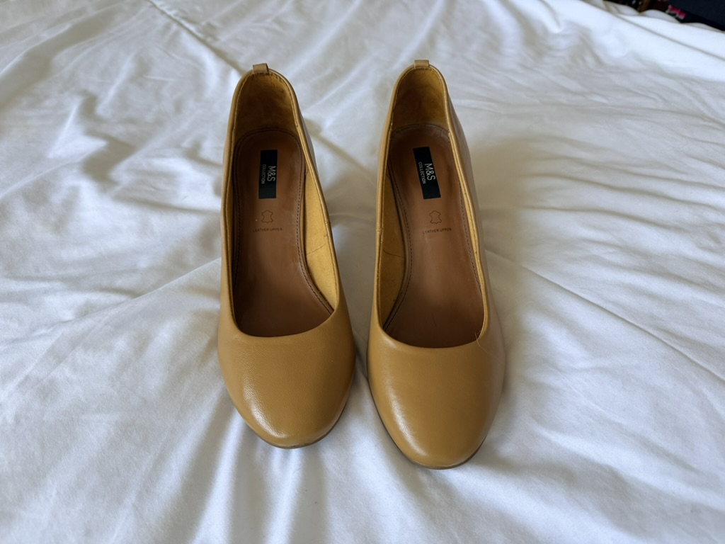 M&S mustard/tan Leather Block Heel Pumps Shoes UK 8 image 2