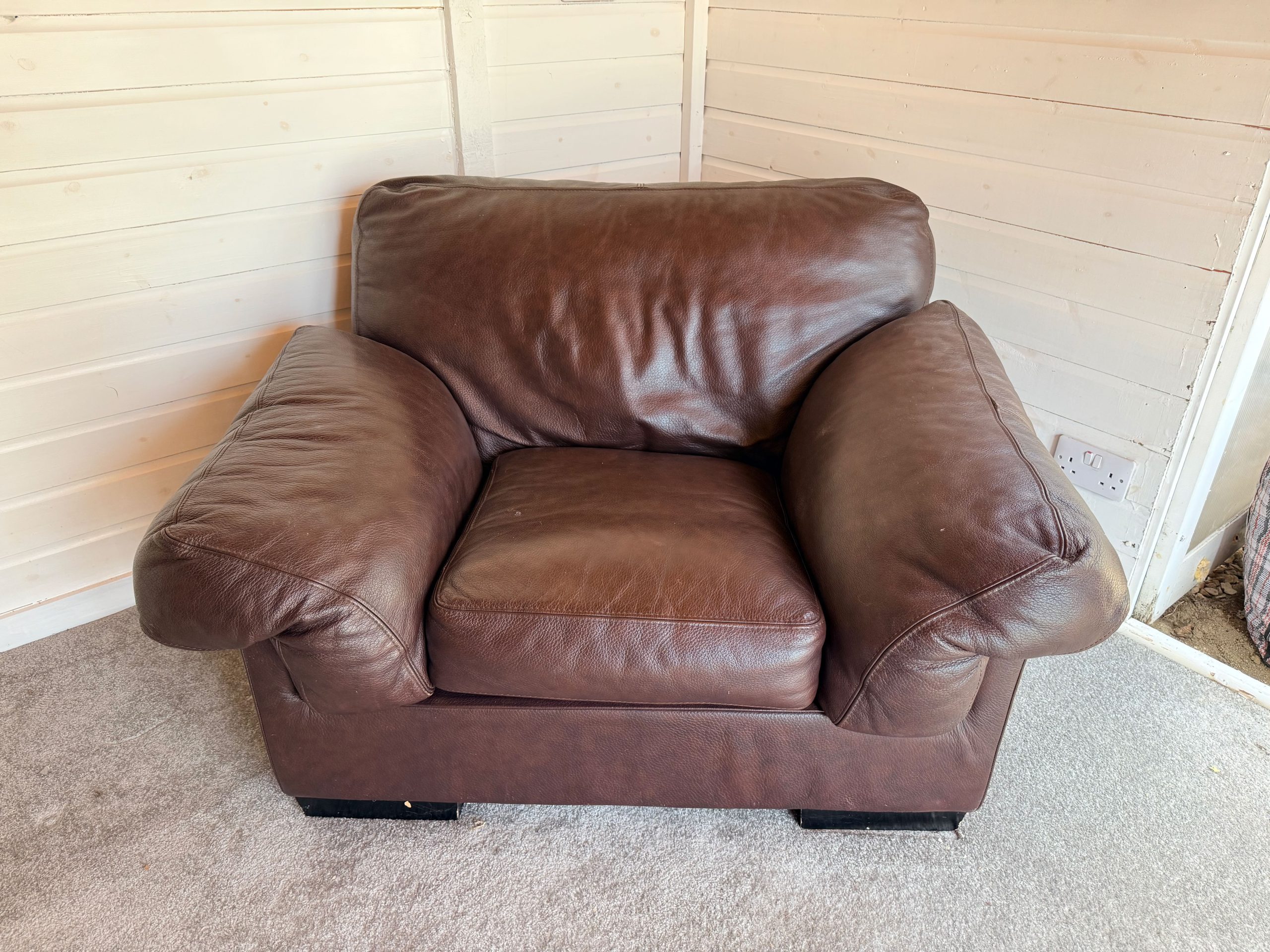 Brown Leather Armchair Cuddle Chair Excellent Condition image 2