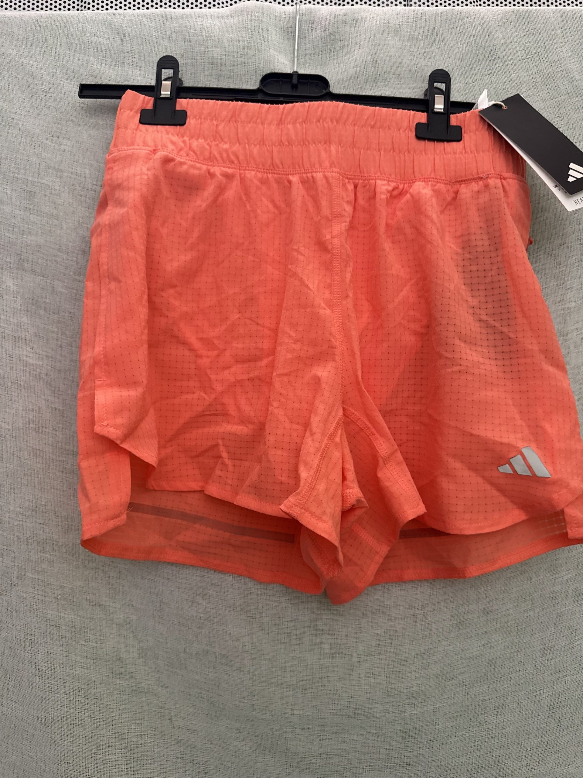 Short running Adidas 2 en 1 – Coral, talla XS, nuevo