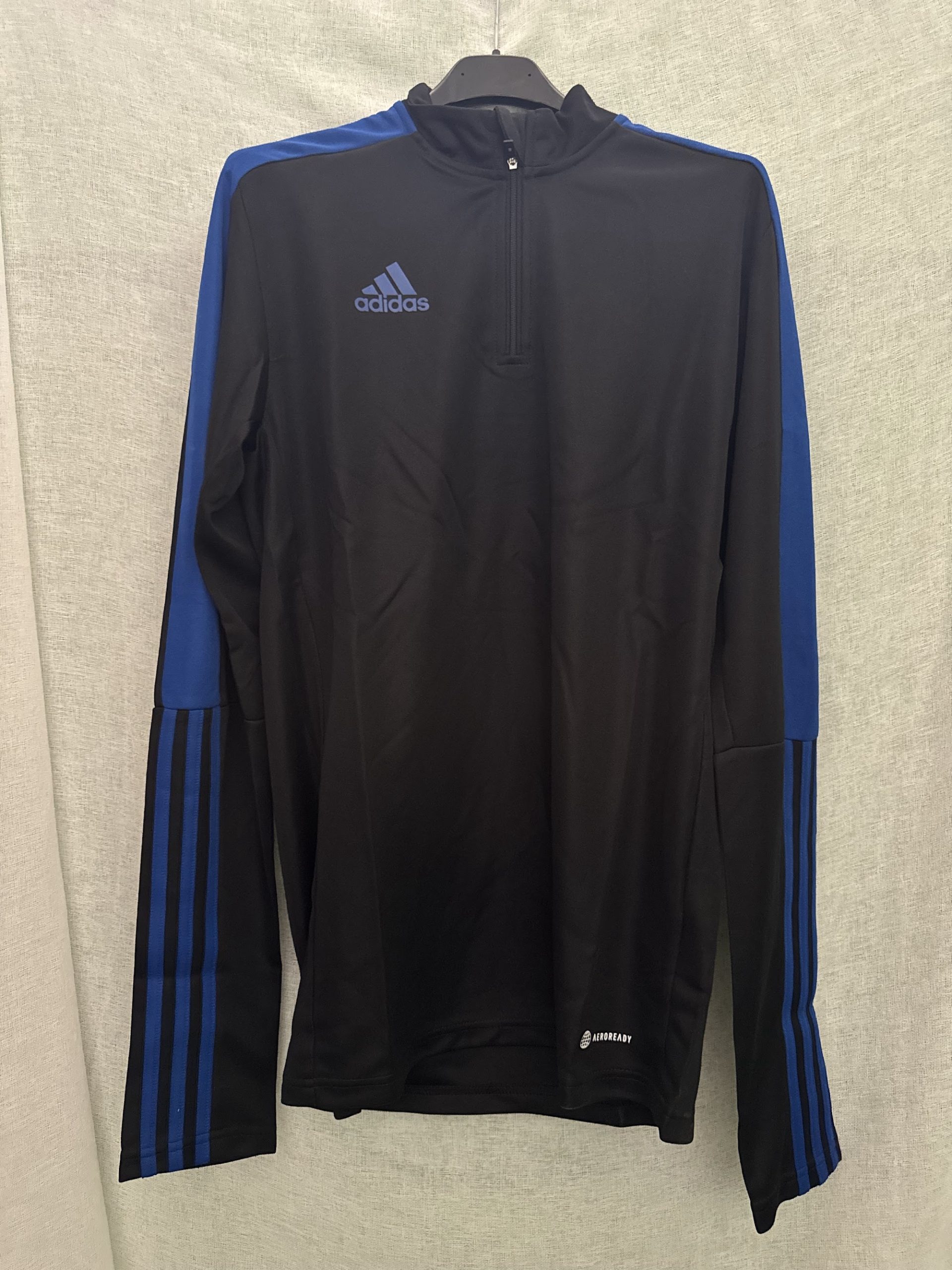 Sudadera técnica Adidas 1/4 cremallera – Negro/azul royal, talla S (2ª ud.)