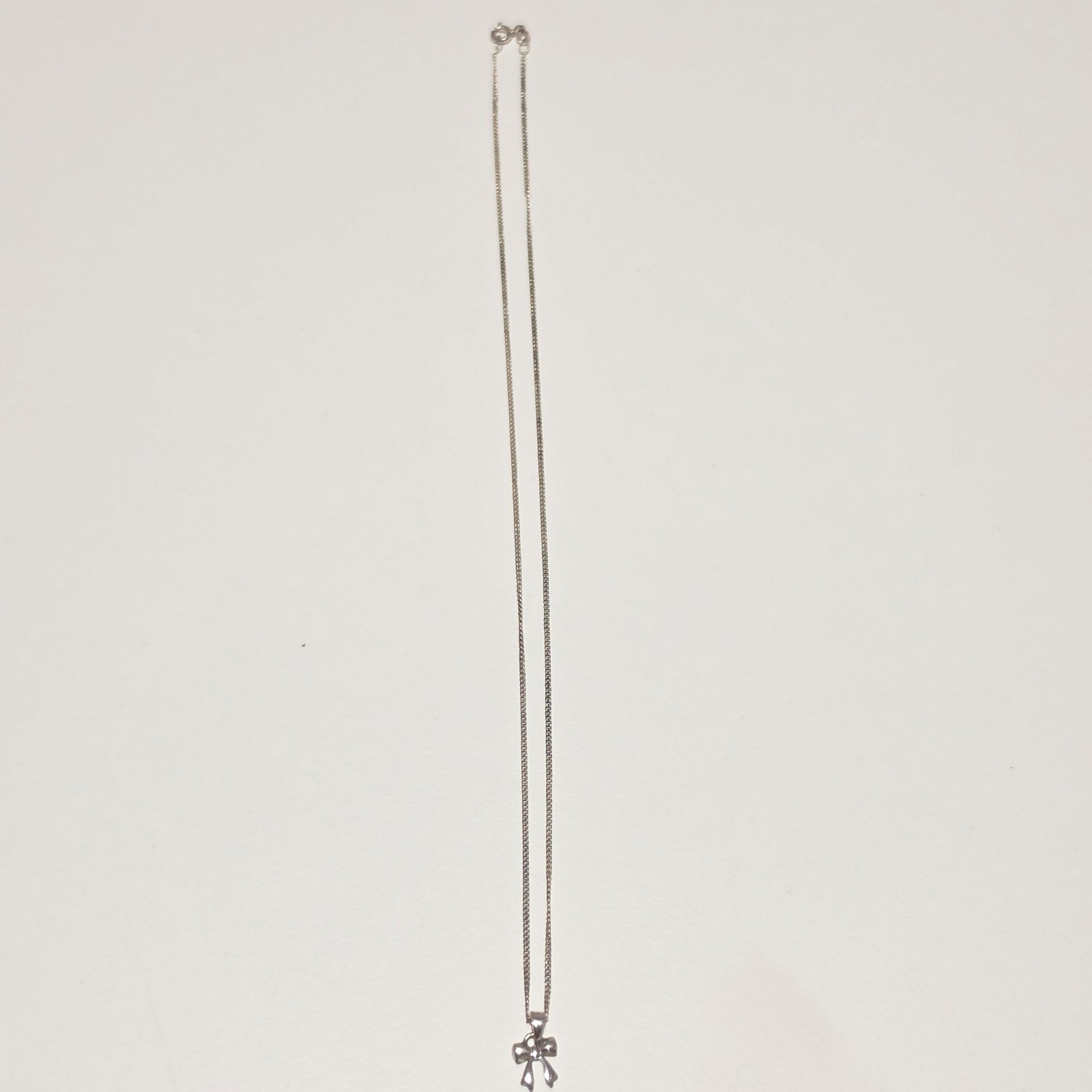 925 sterling Silver Bow Pendant Necklace Chain .
