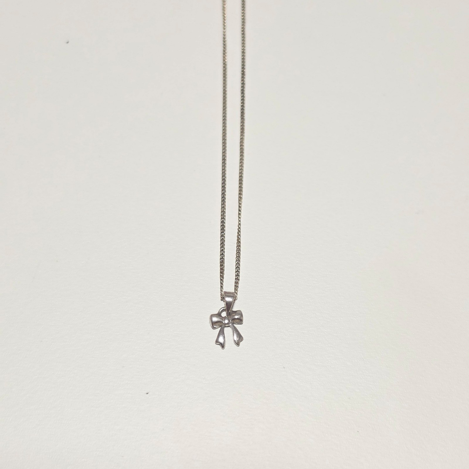 925 sterling Silver Bow Pendant Necklace Chain . image 2