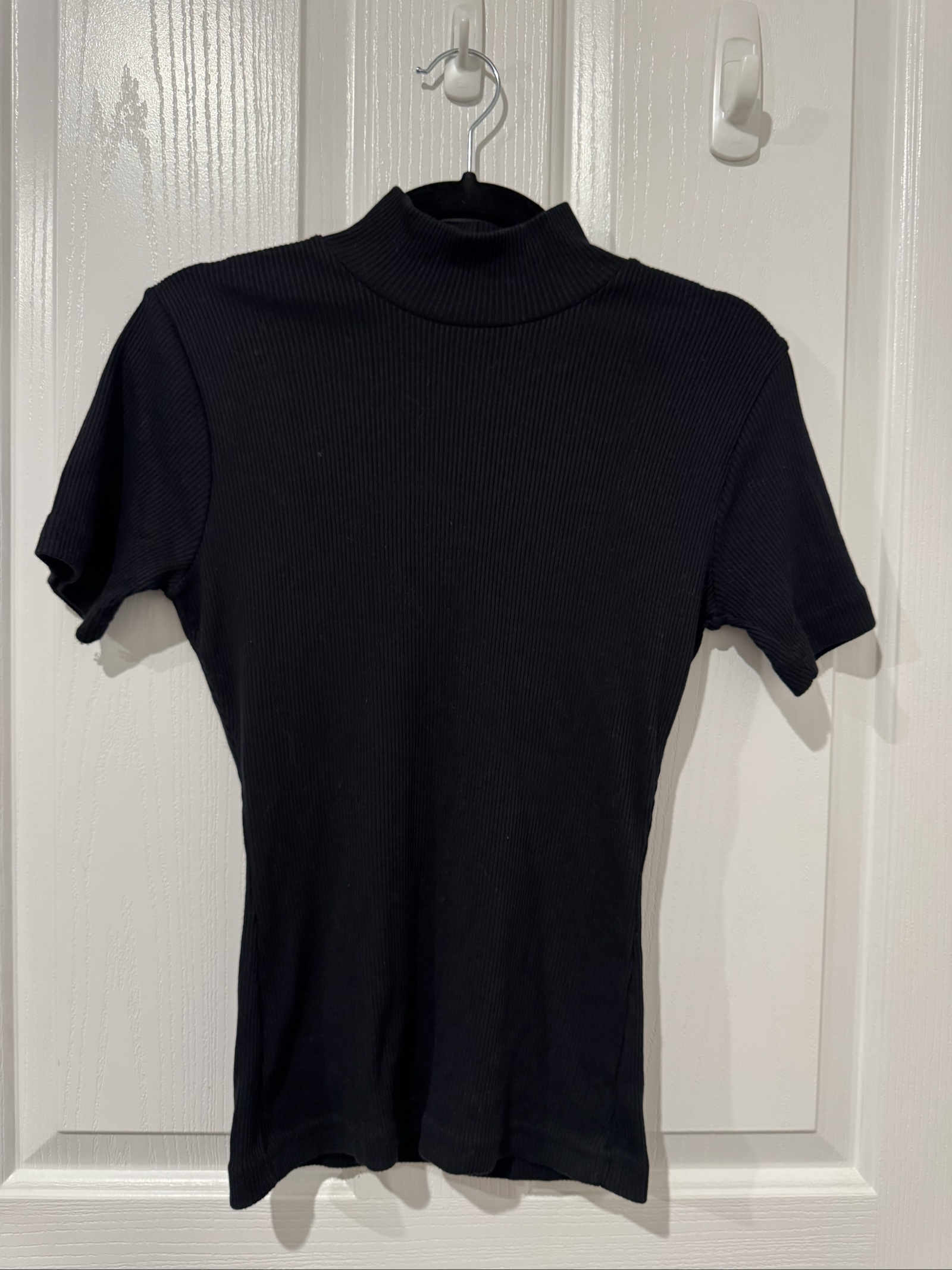 Utility Sport Black Ribbed Short Sleeve Top Medium