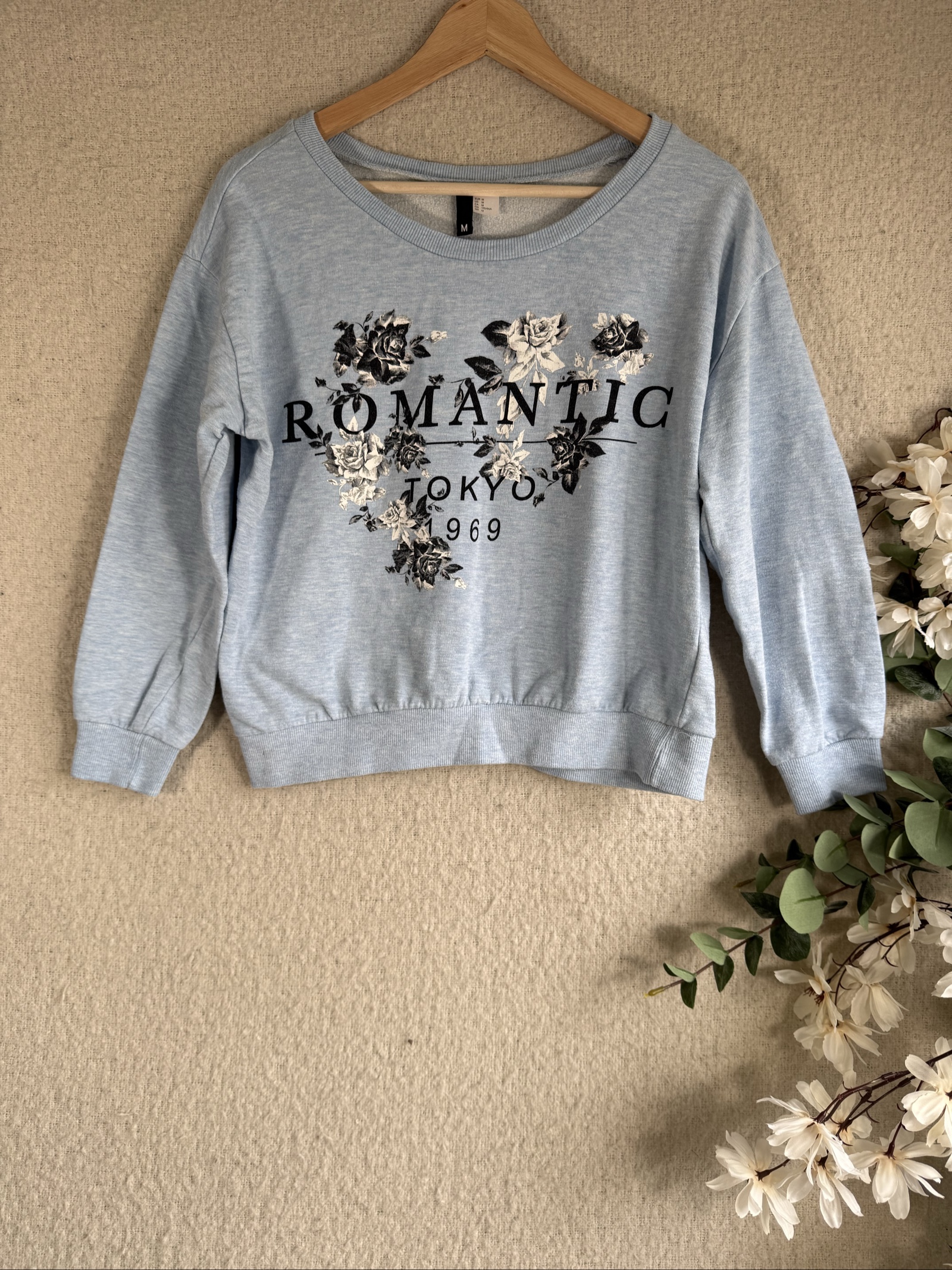 Light Blue Romantic Tokyo Floral Print Sweatshirt Medium Casual Chic