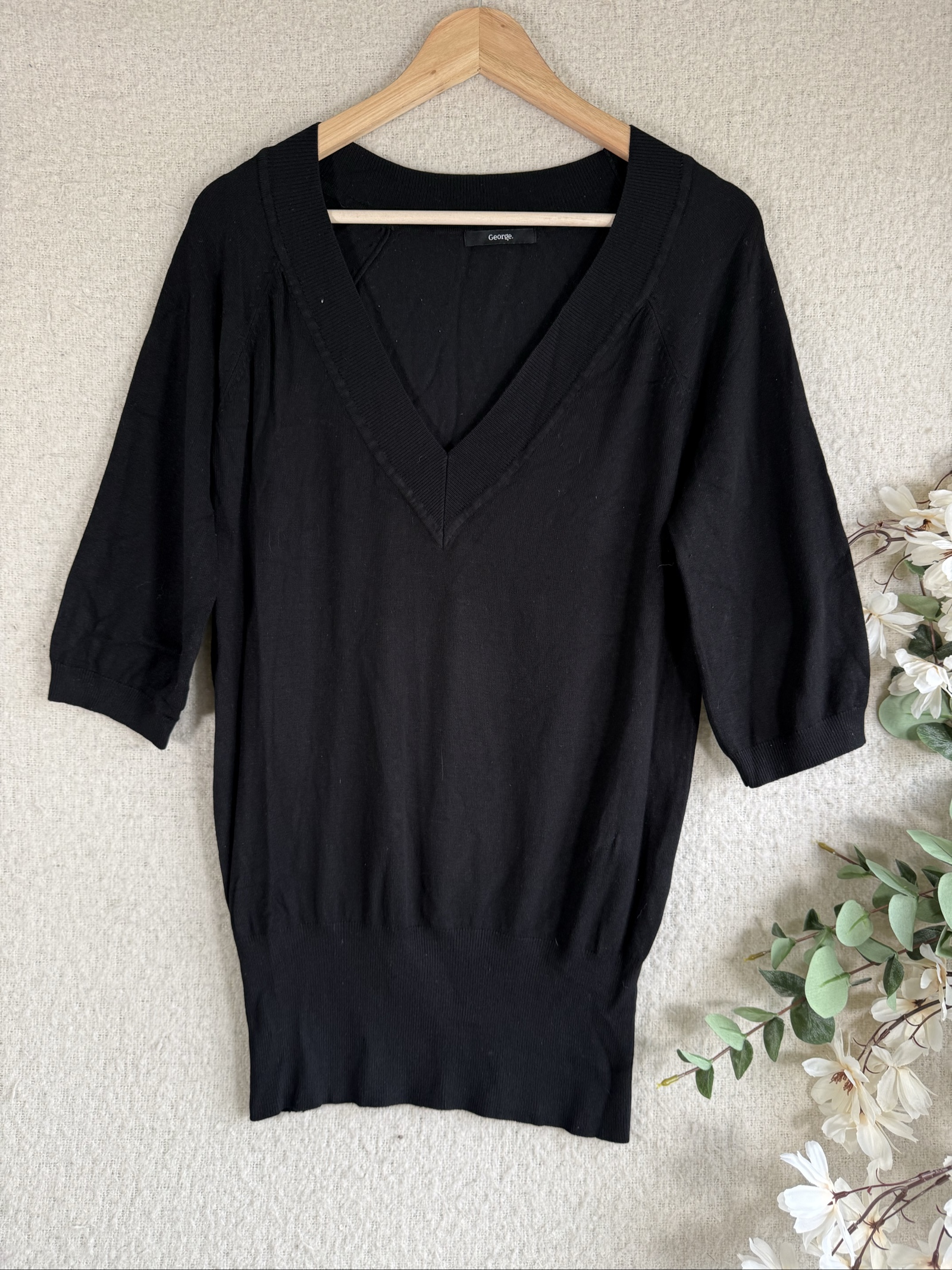 George Black V-Neck Sweater Top Size 14 Soft Knit Lightweight Casual