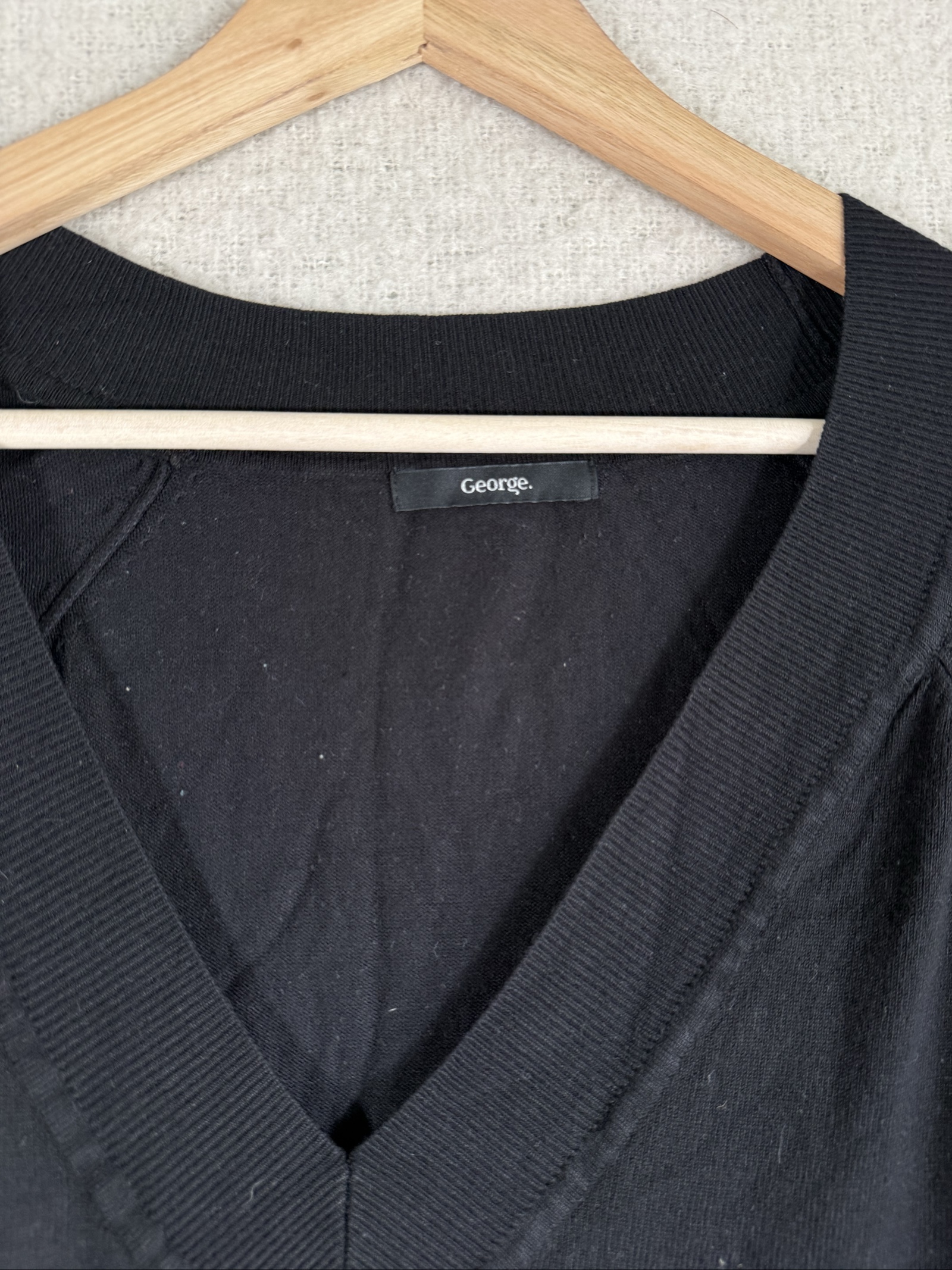 George Black V-Neck Sweater Top Size 14 Soft Knit Lightweight Casual image 2