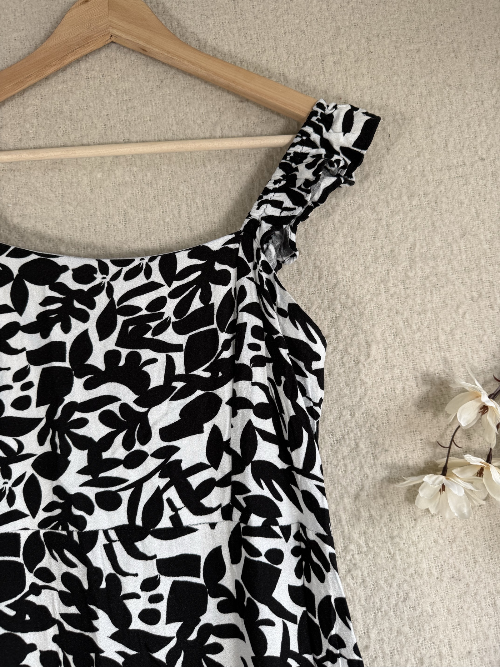 Primark Black & White Floral Midi Dress UK 10 Ruffle Straps Summer Style image 2