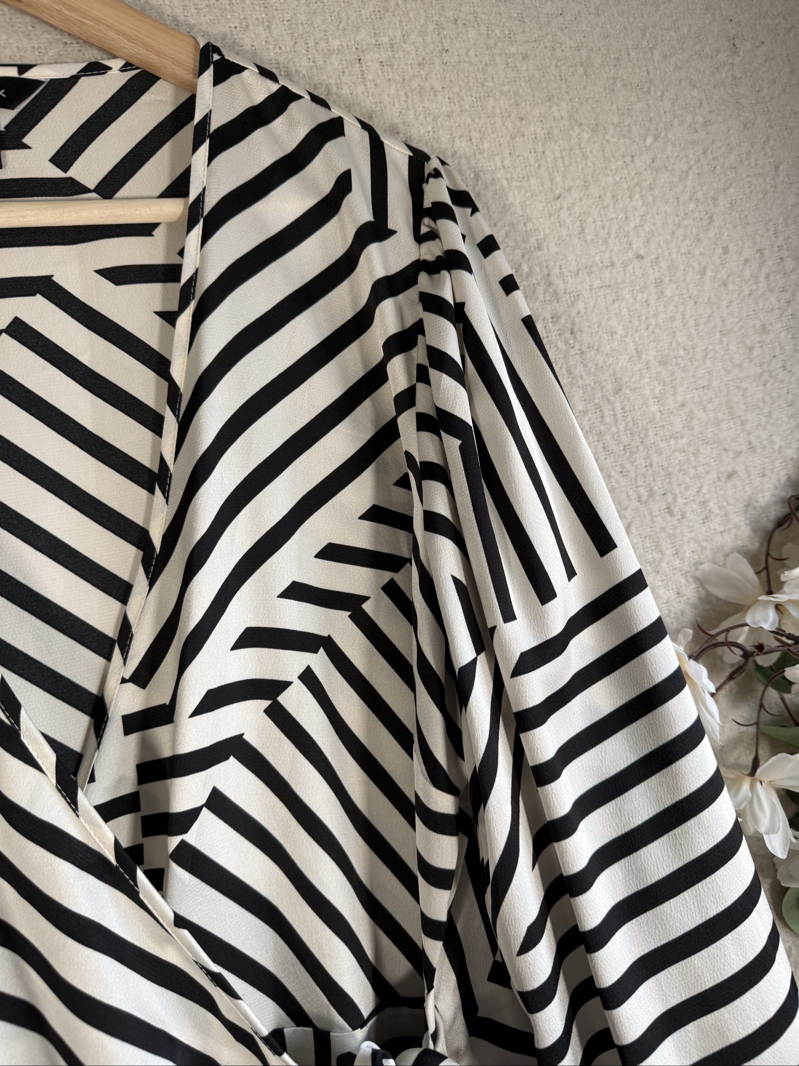 New Look Black & White Striped Wrap Blouse UK 16 Stylish Long Sleeve Top image 2