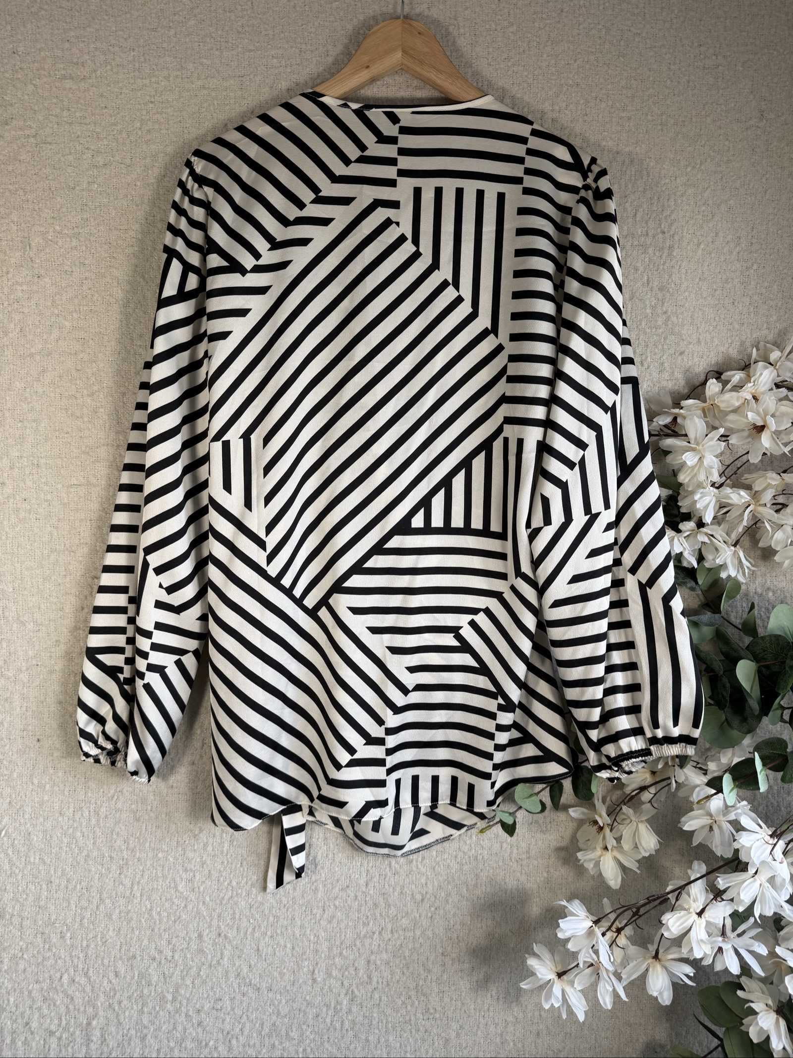 New Look Black & White Striped Wrap Blouse UK 16 Stylish Long Sleeve Top image 6