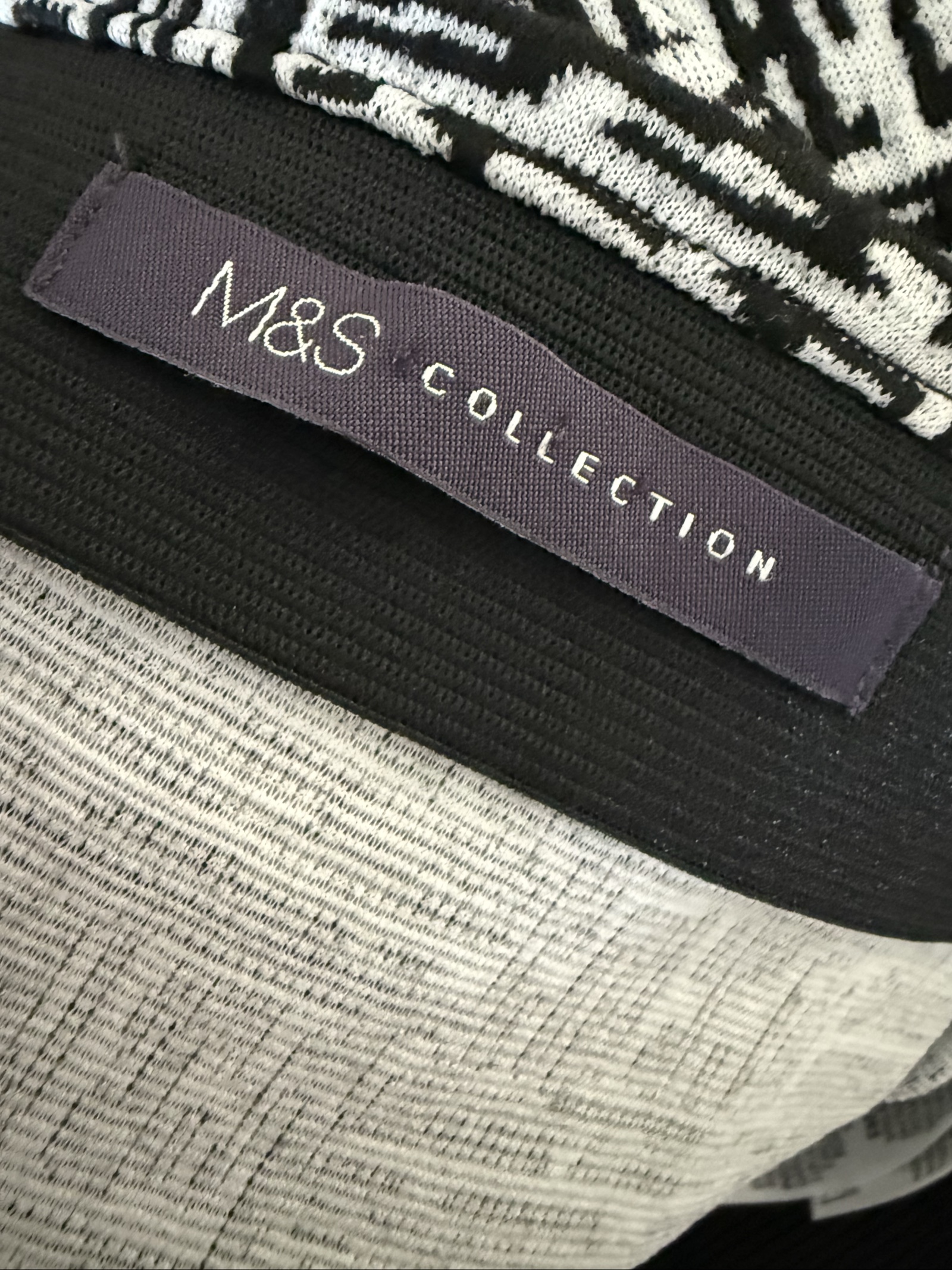 M&S Black & White Patterned A-Line Skirt UK 8 Classic Stylish Design image 3