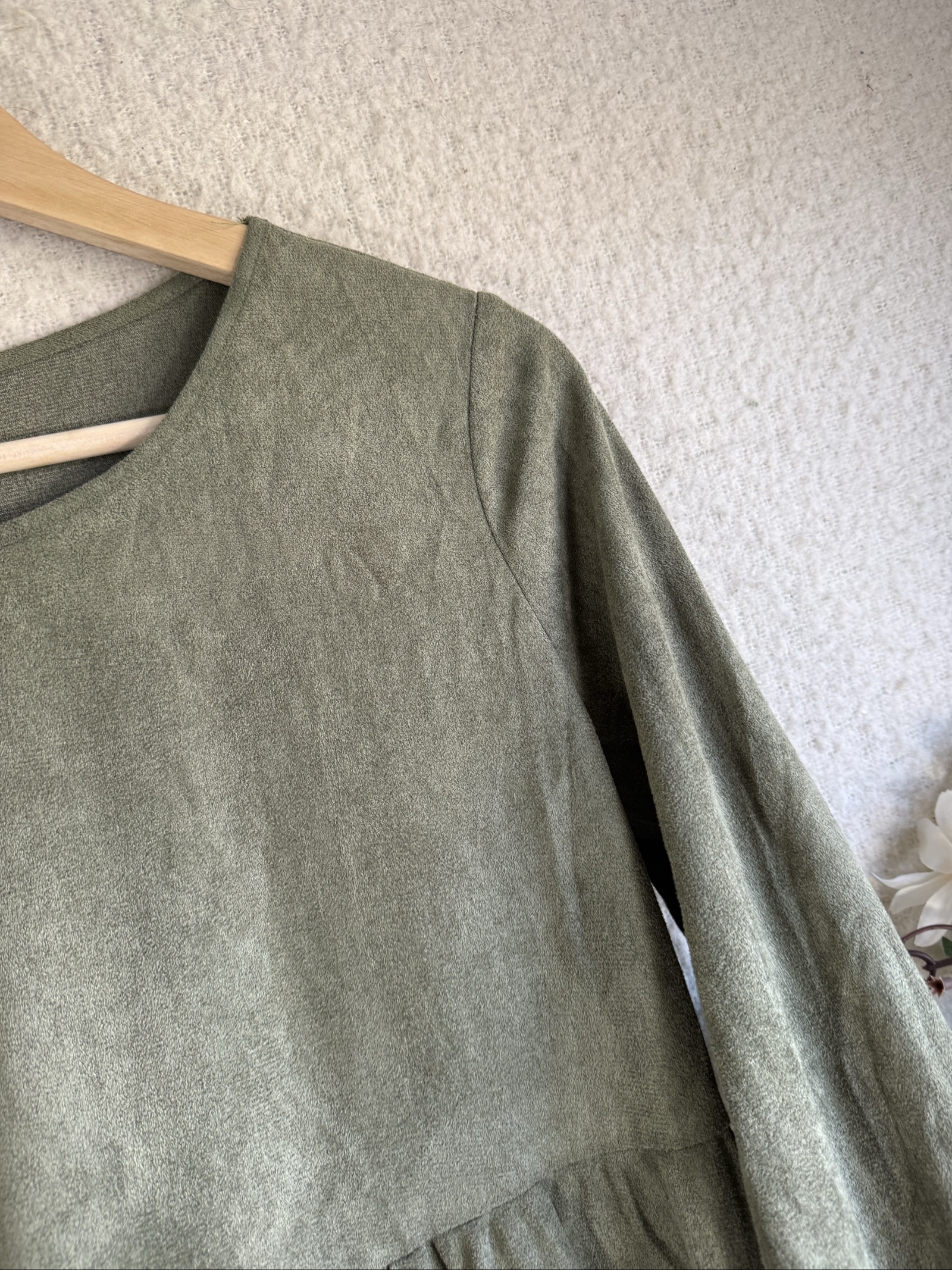 Emery Rose Khaki Green Faux Suede Long Sleeve Dress Medium Relaxed Fit image 2