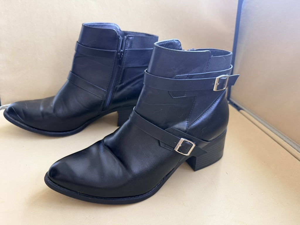 Black Leather Ankle Boots Size 8 Pointed Toe Buckle