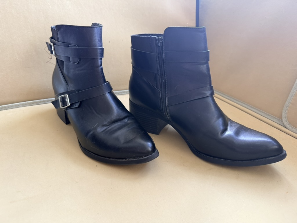 Black Leather Ankle Boots Size 8 Pointed Toe Buckle image 2