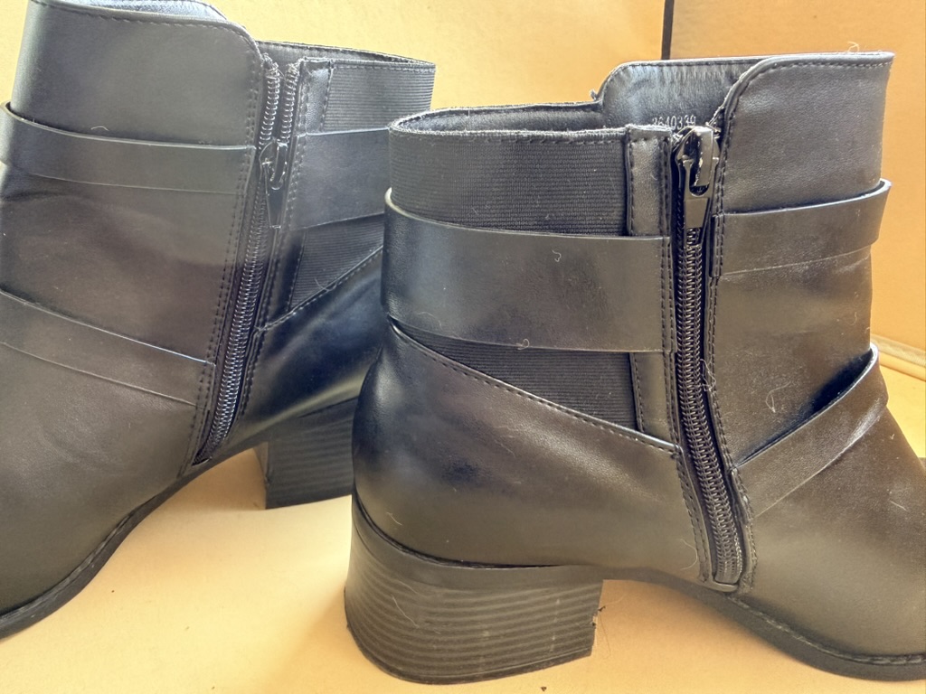 Black Leather Ankle Boots Size 8 Pointed Toe Buckle image 4