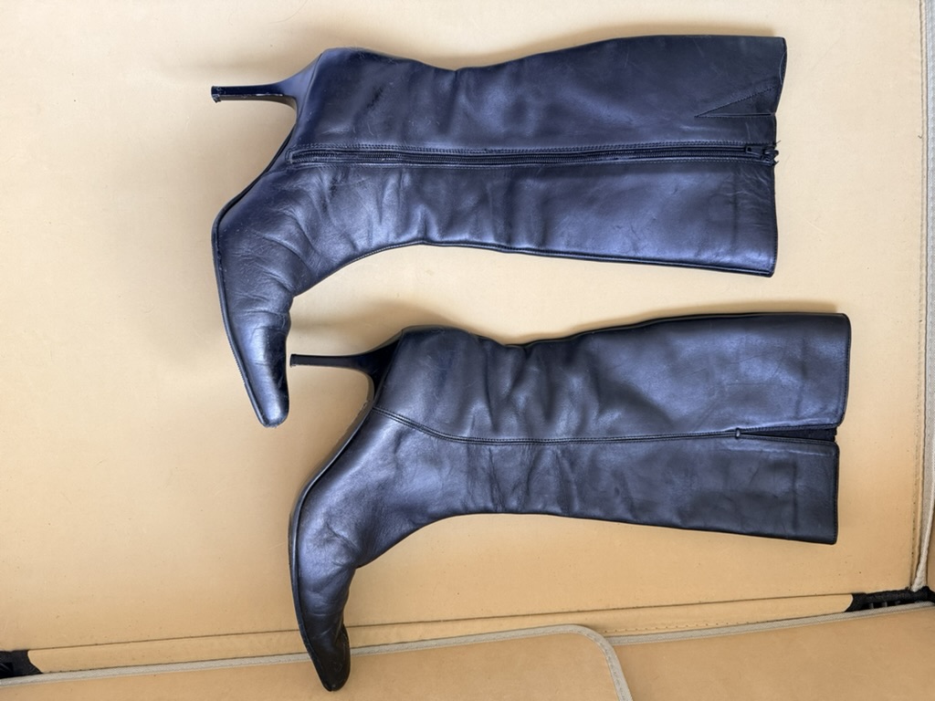 Black Leather Mid Calf Stiletto Boots UK 8 with zip pointed toe image 2