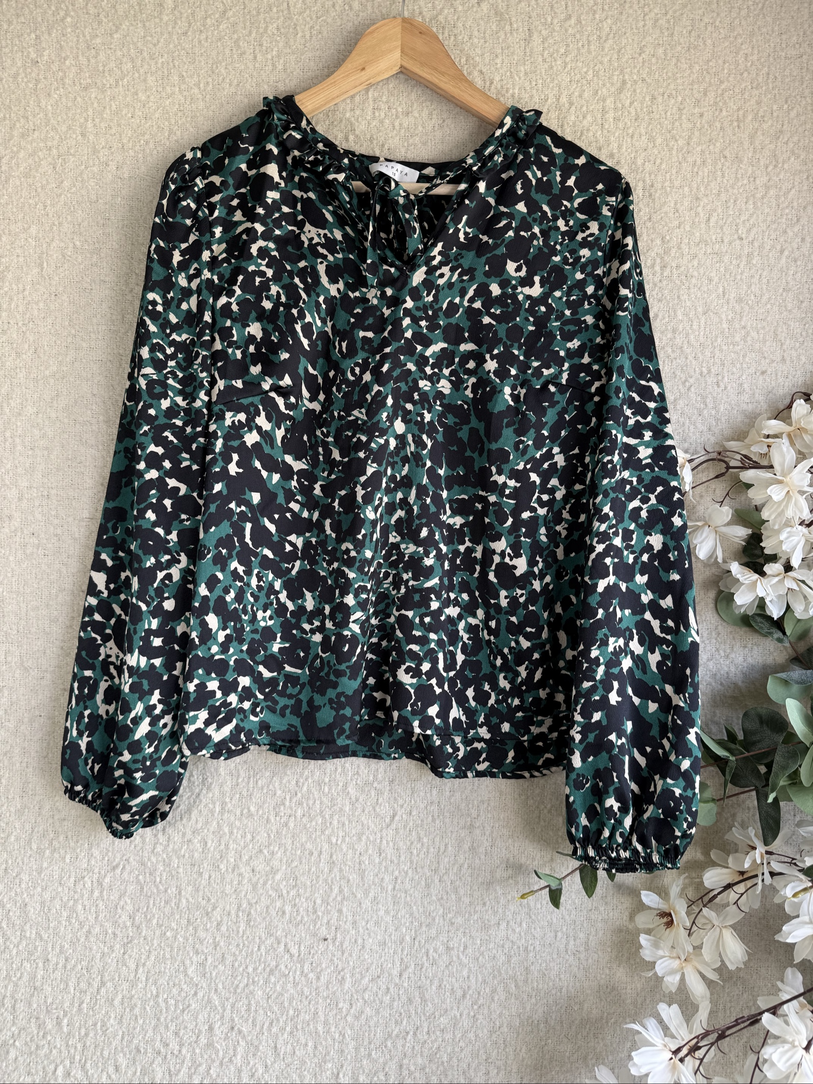 Papaya Green Black & White Animal Print Long Sleeve Blouse UK 16 Stylish